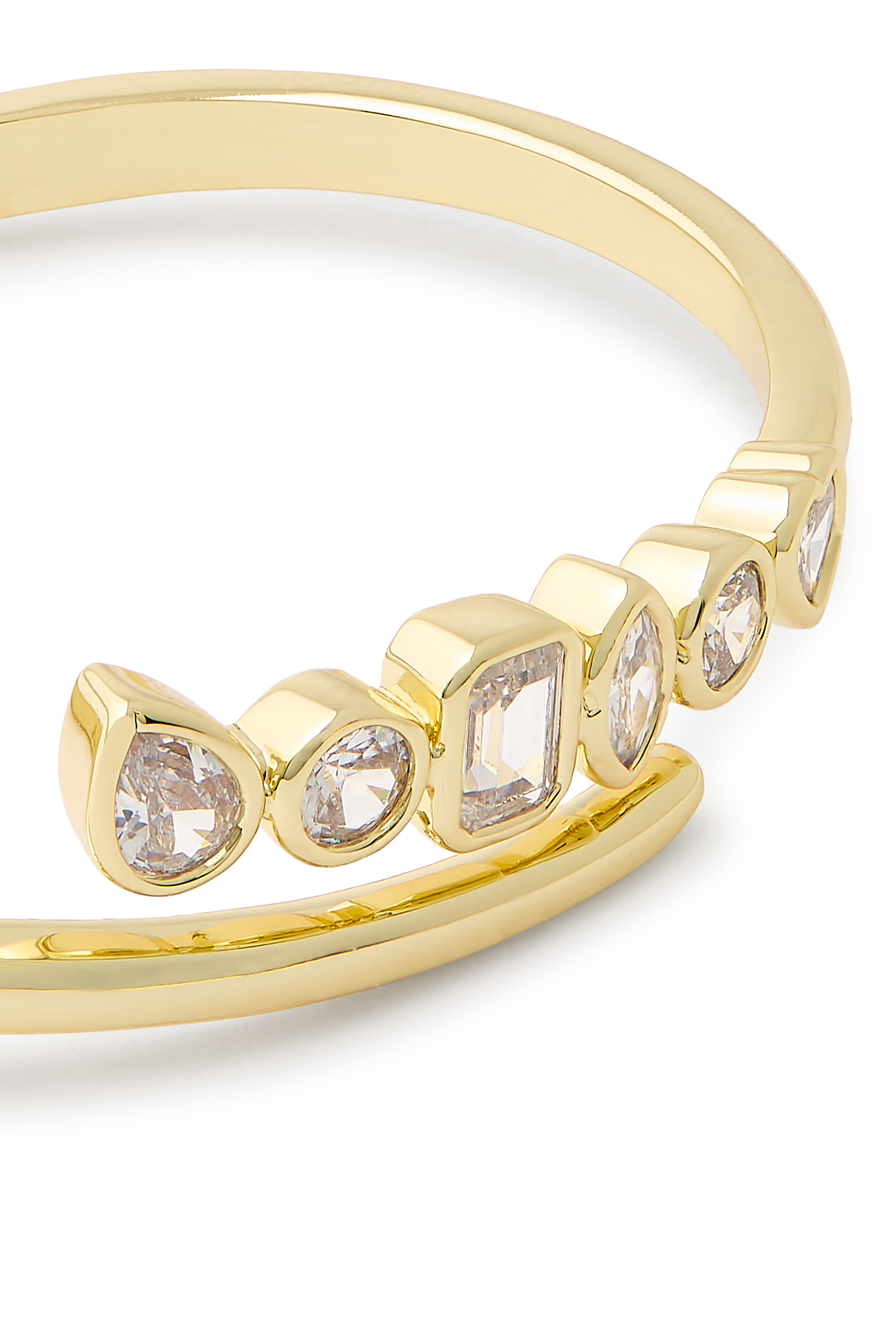 سوار مفتوح مزين بأحجار زركونيا مكعبة، نحاس مطلي بالذهب