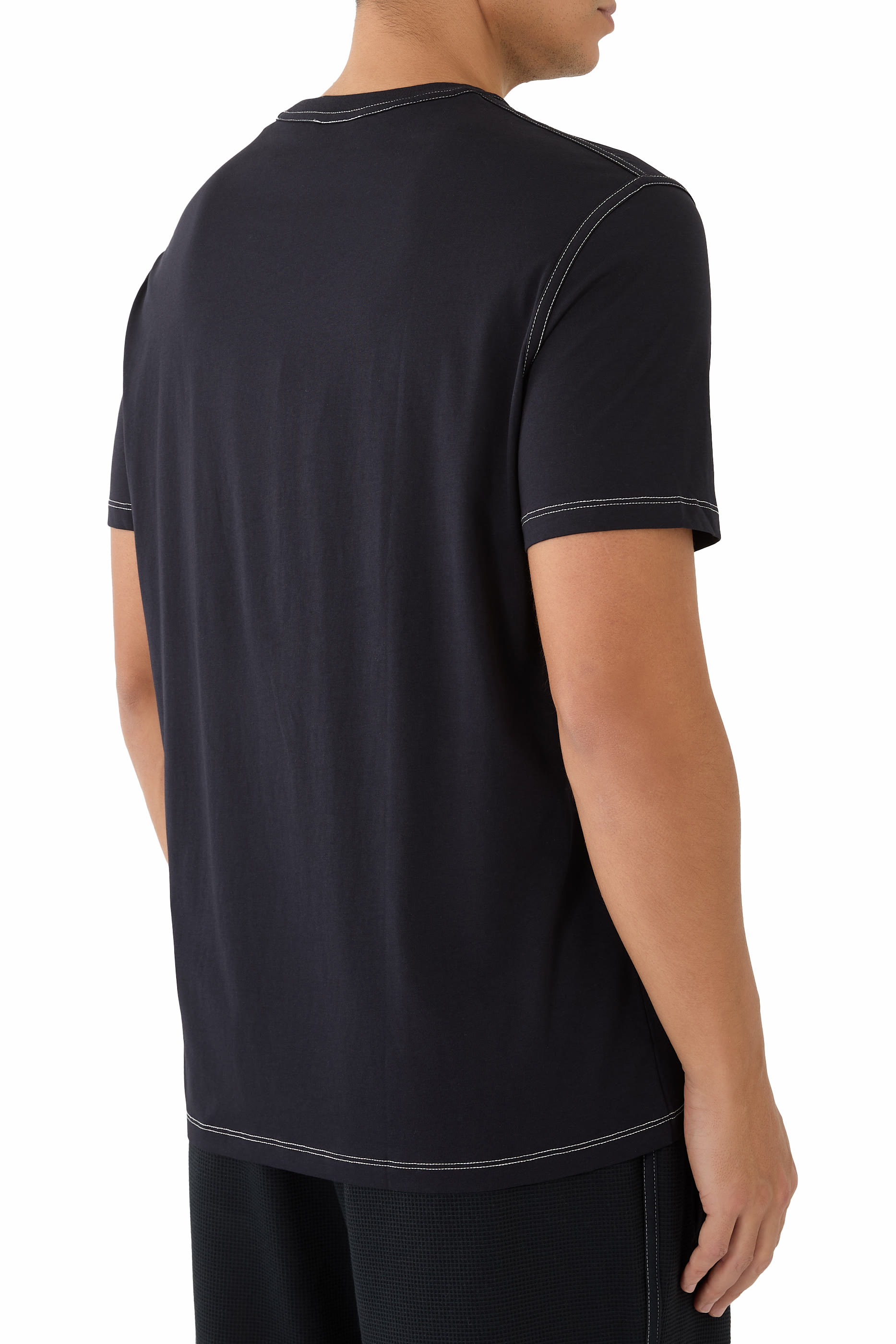 تيشيرت بشعار الماركة