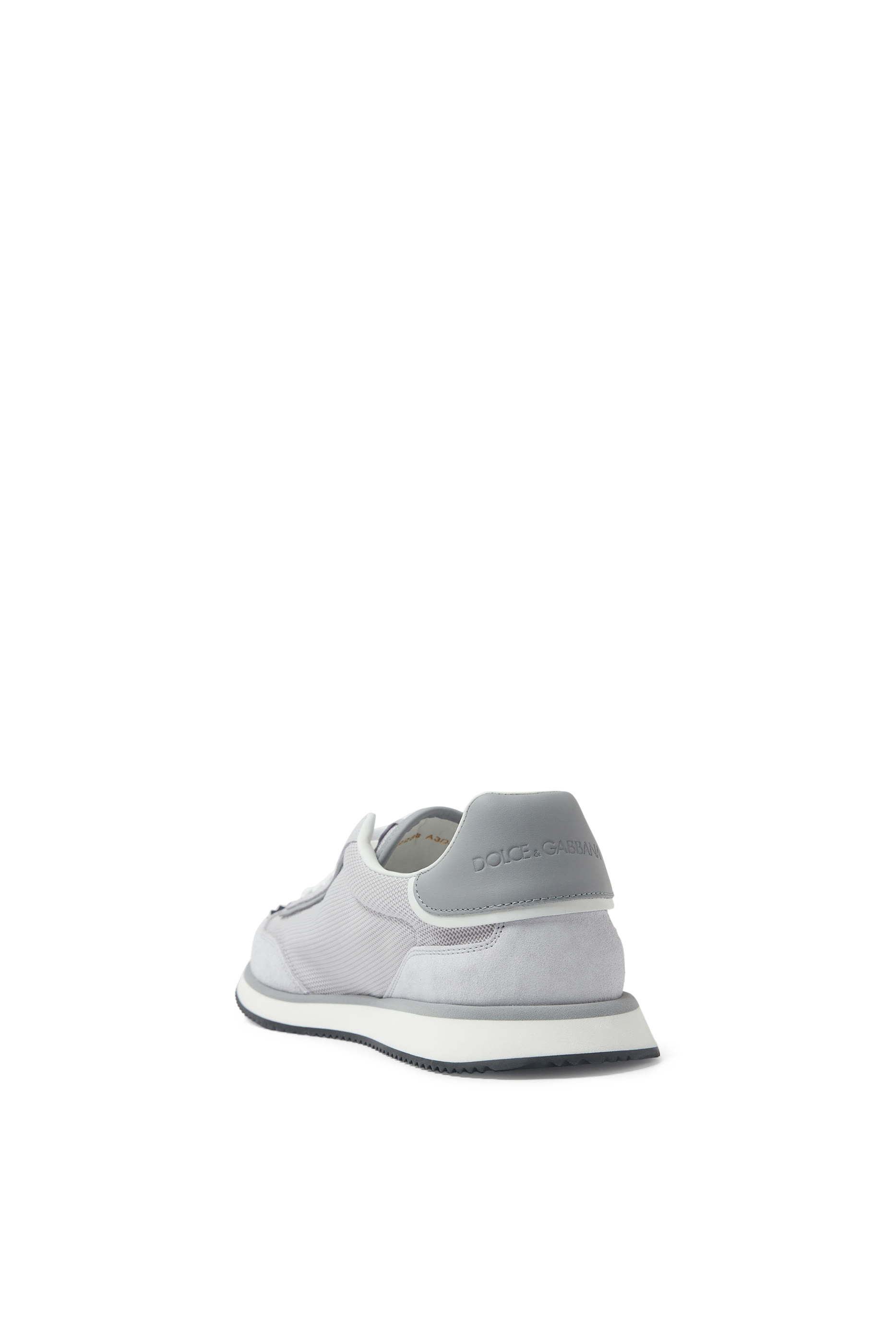 سنيكرز بحرفي شعار الماركة خامات متنوعة