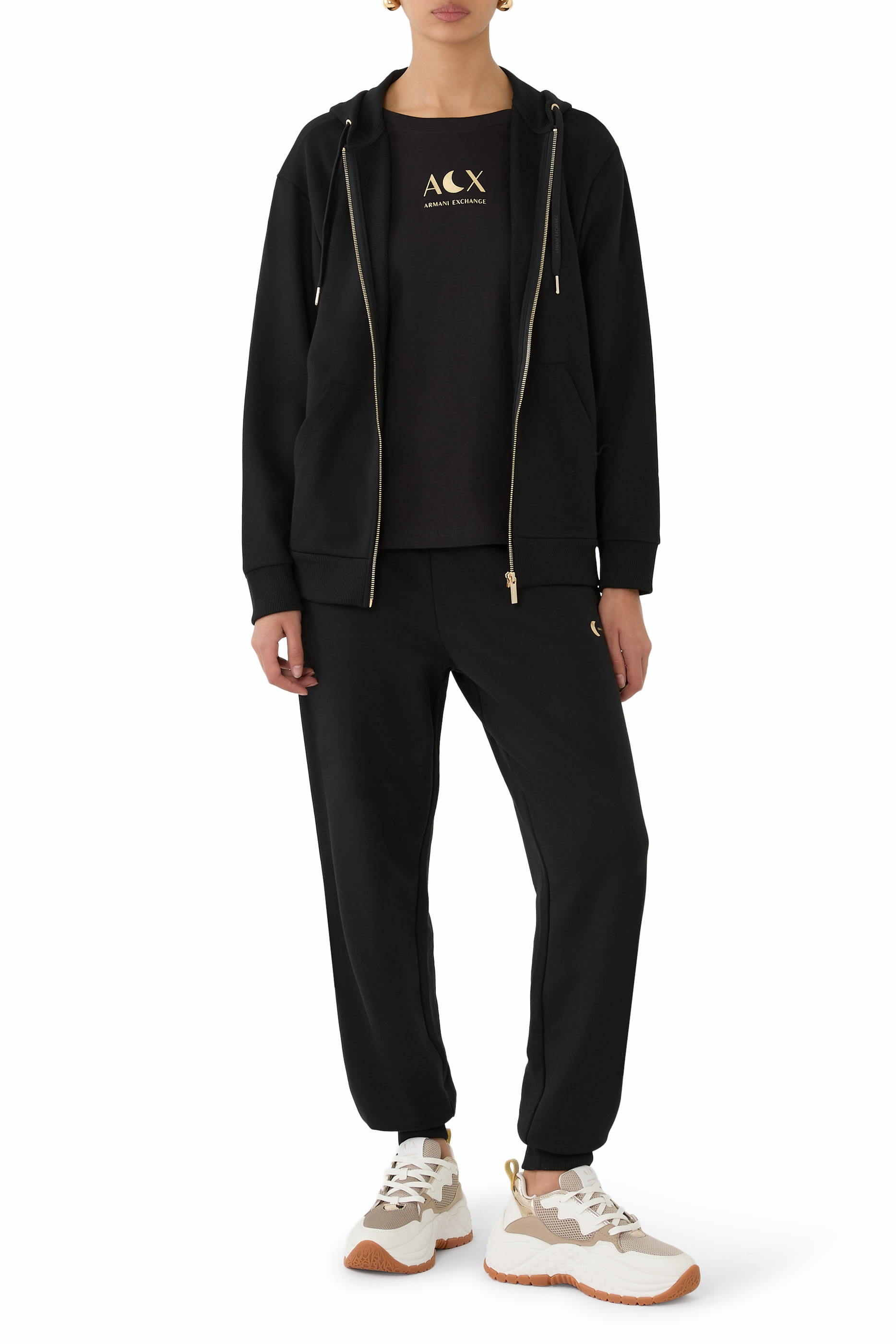 تيشيرت بقصة بويفرند بشعار الماركة بإصدار لرمضان