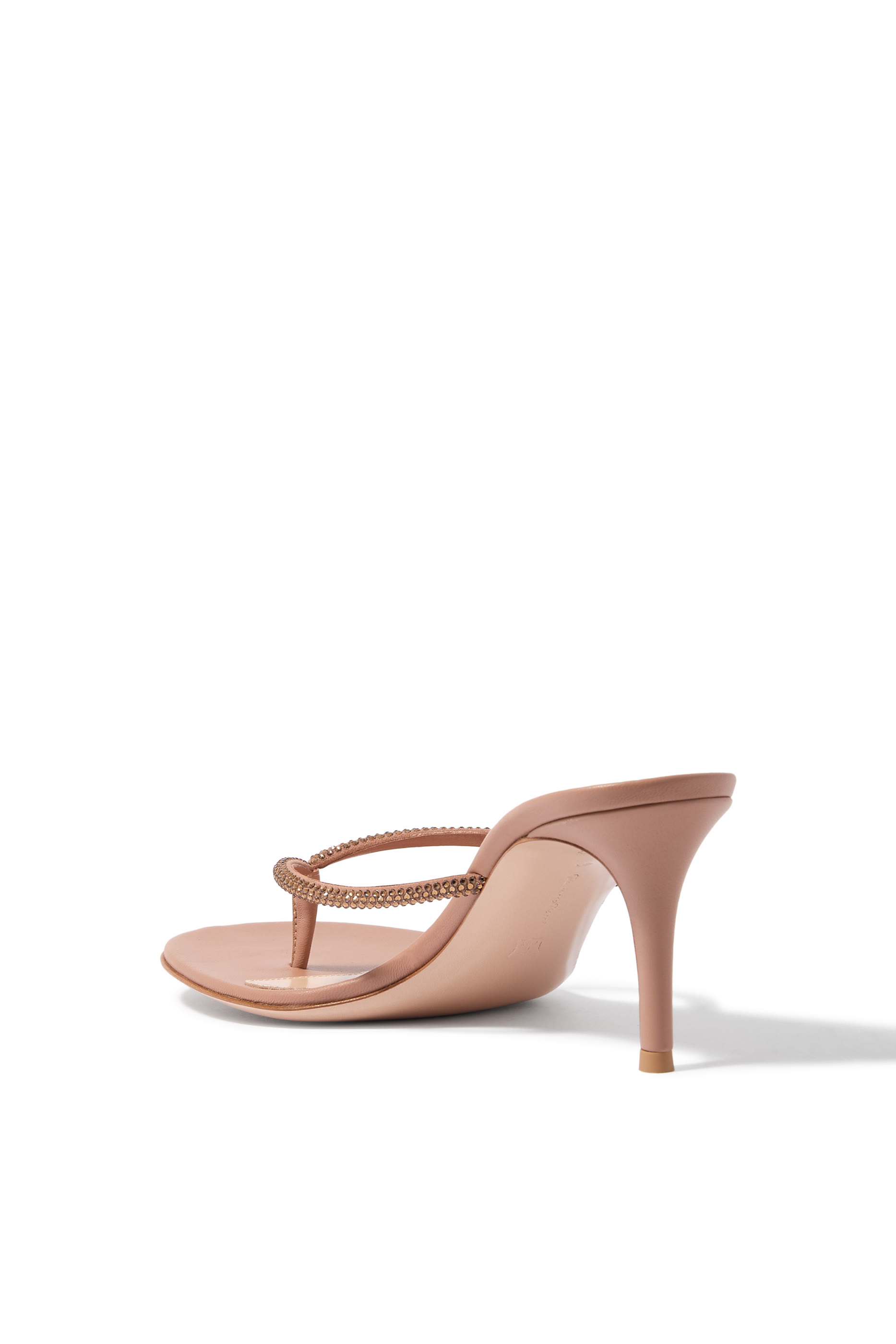 صندل 70 بسيور بنمط ثونغ مرصع بأحجار الراين