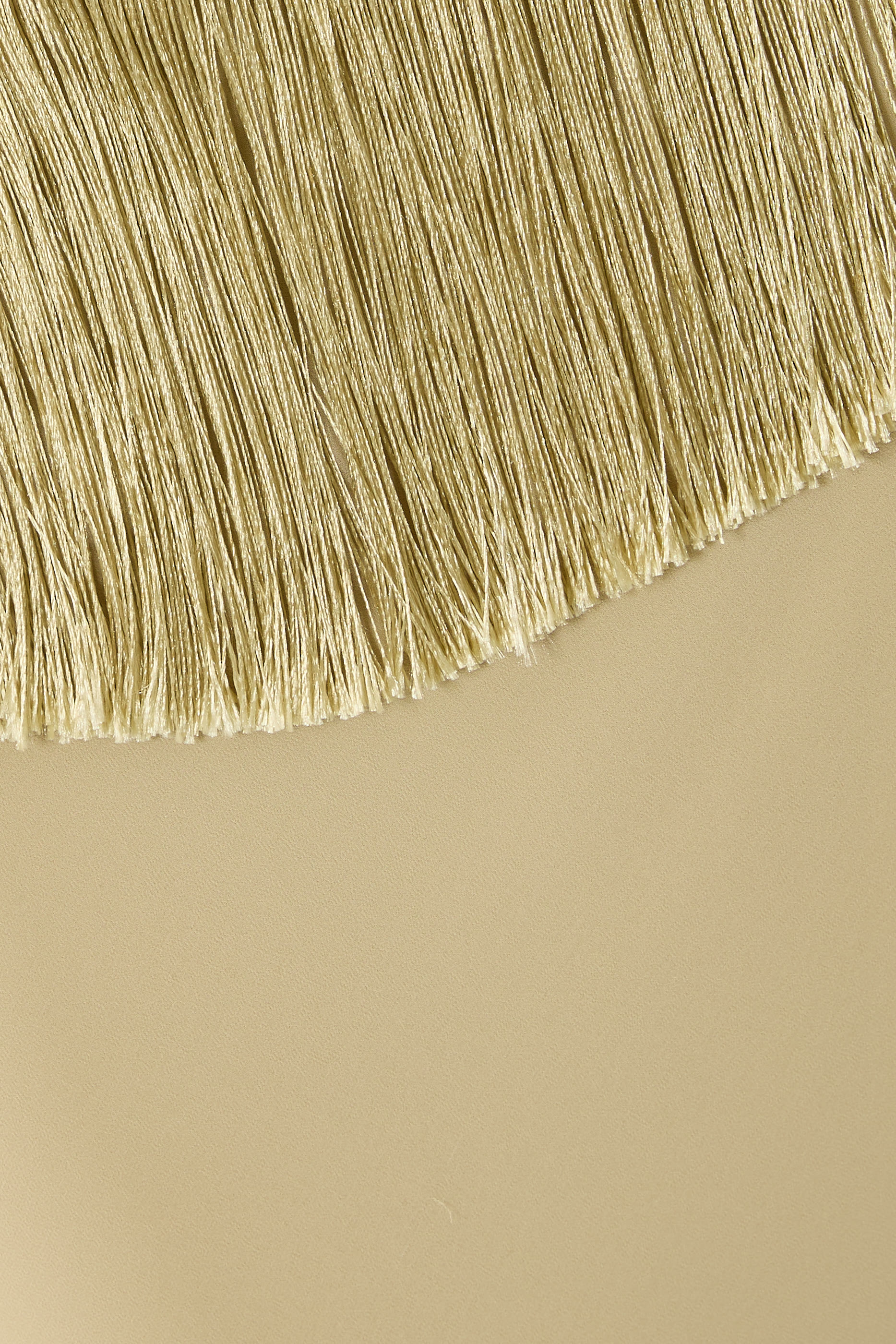 فستان طويل مرصع بكريستال 