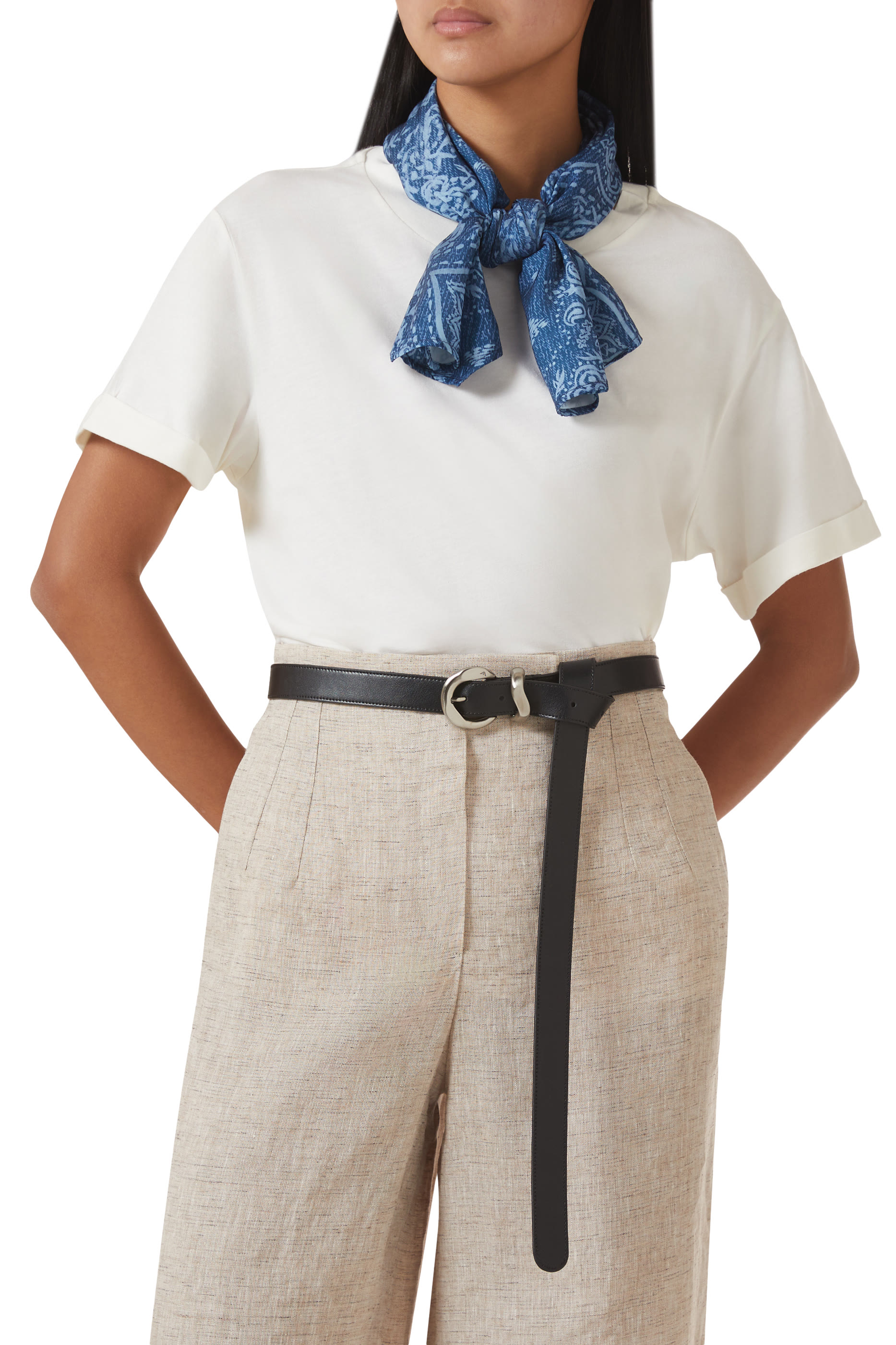 حزام بمشبك وتفاصيل بتصميم متموج جلد