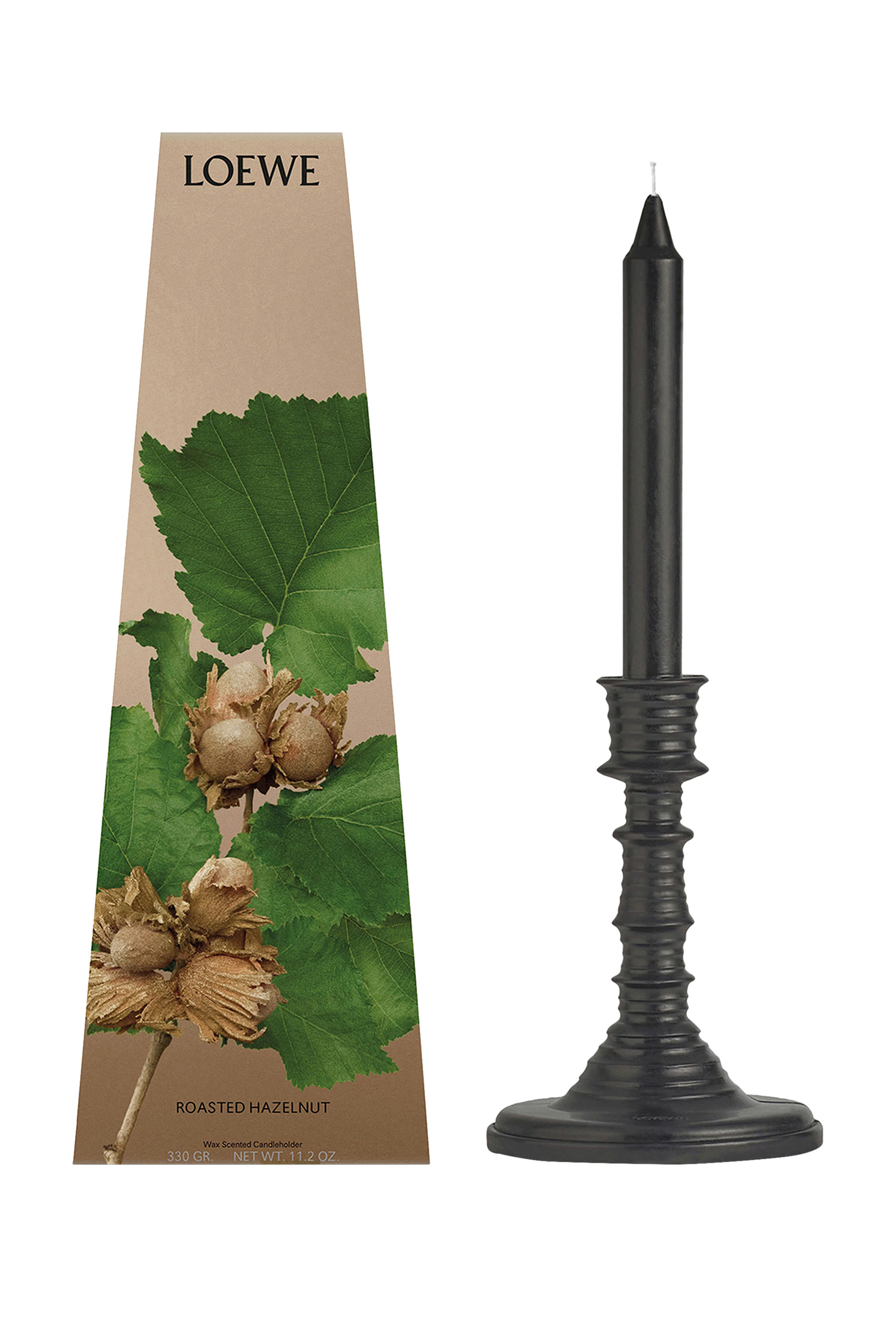 شمعة معطرة روستد هايزلنت بتصميم حامل شموع