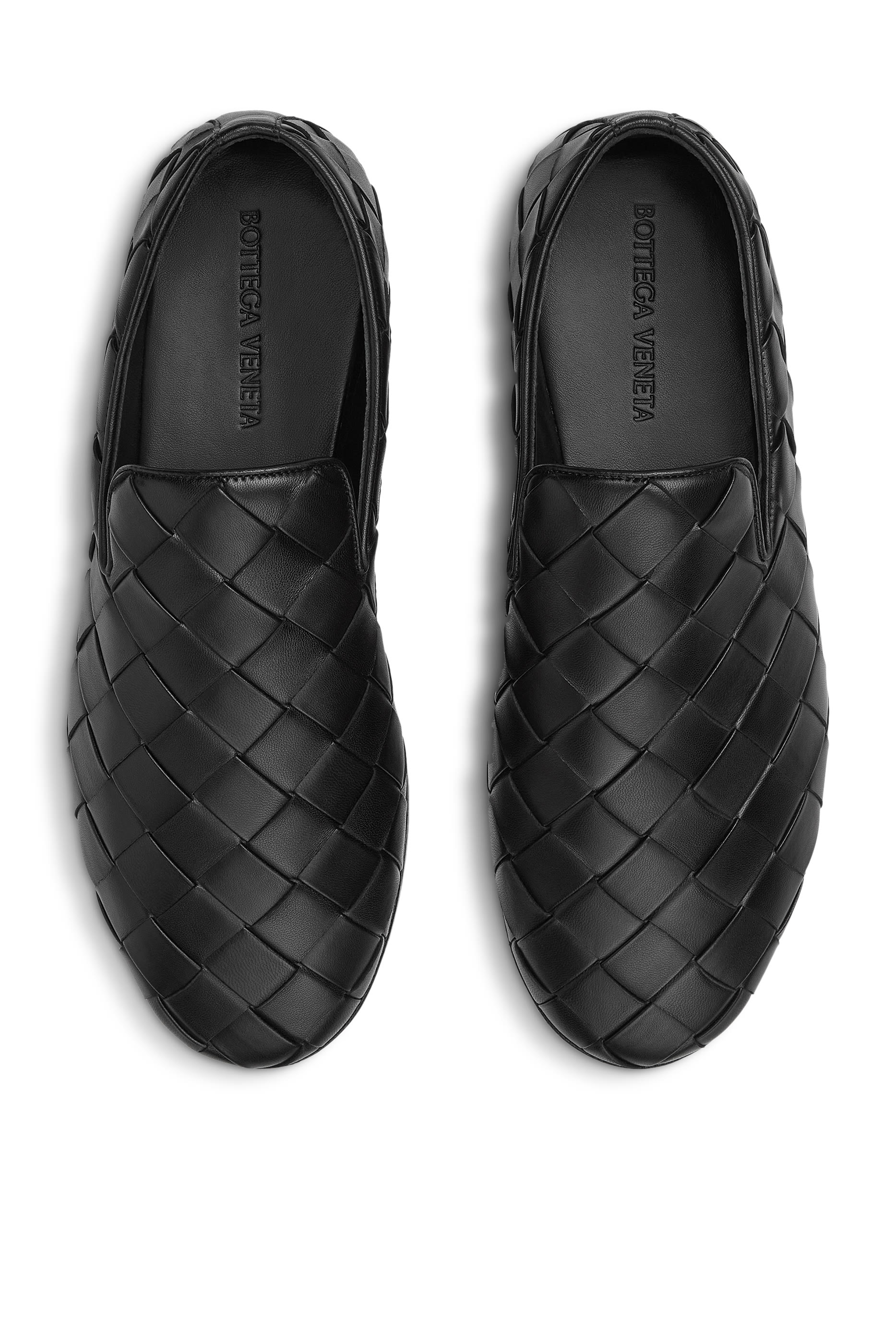 حذاء سانداي سهل الارتداء بتصميم منسوج