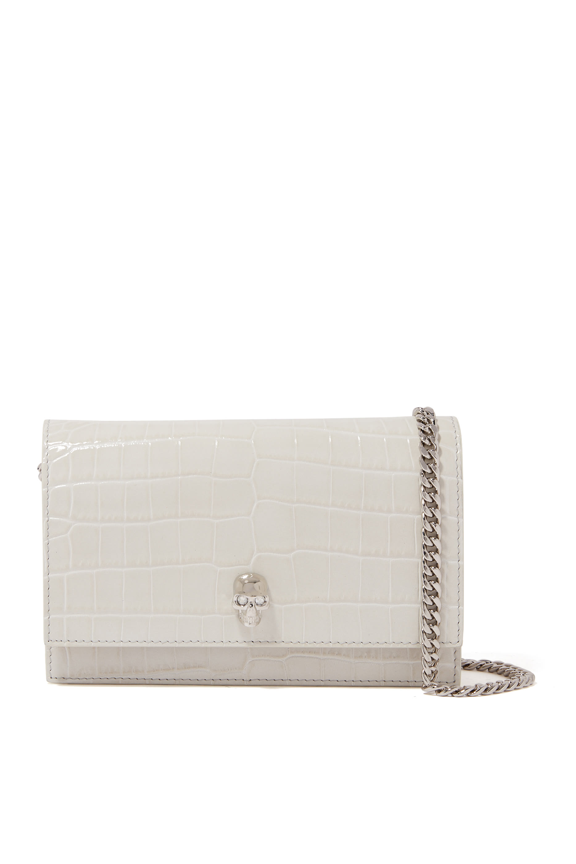 حقيبة صغيرة بحلية جمجمة