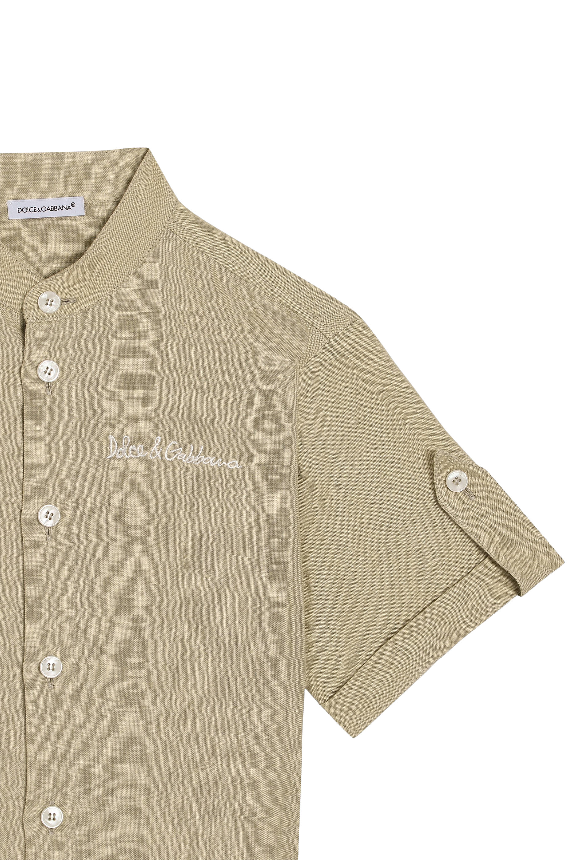 قميص بأكمام قصيرة بشعار الماركة للأطفال