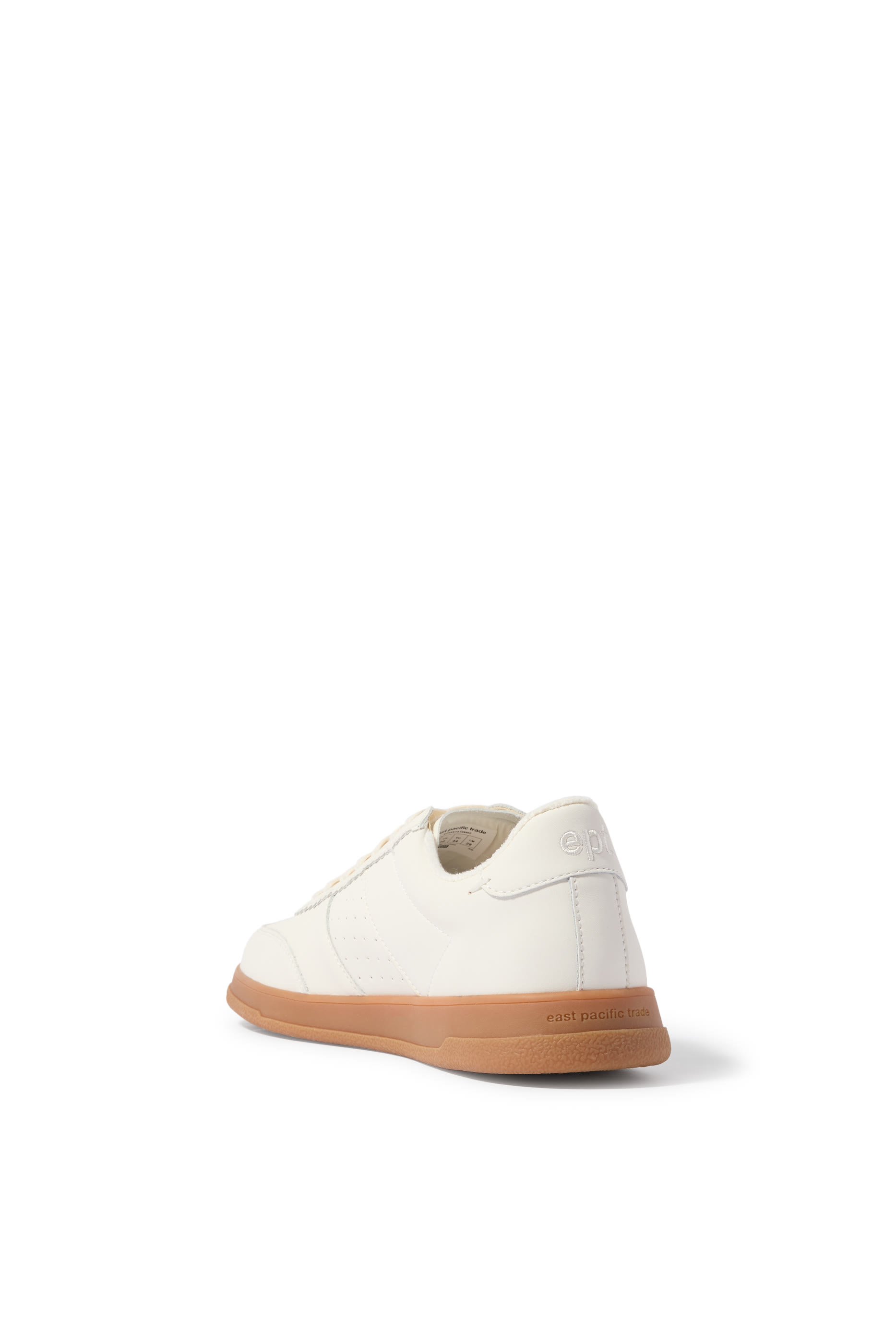 سنيكرز سانتوس