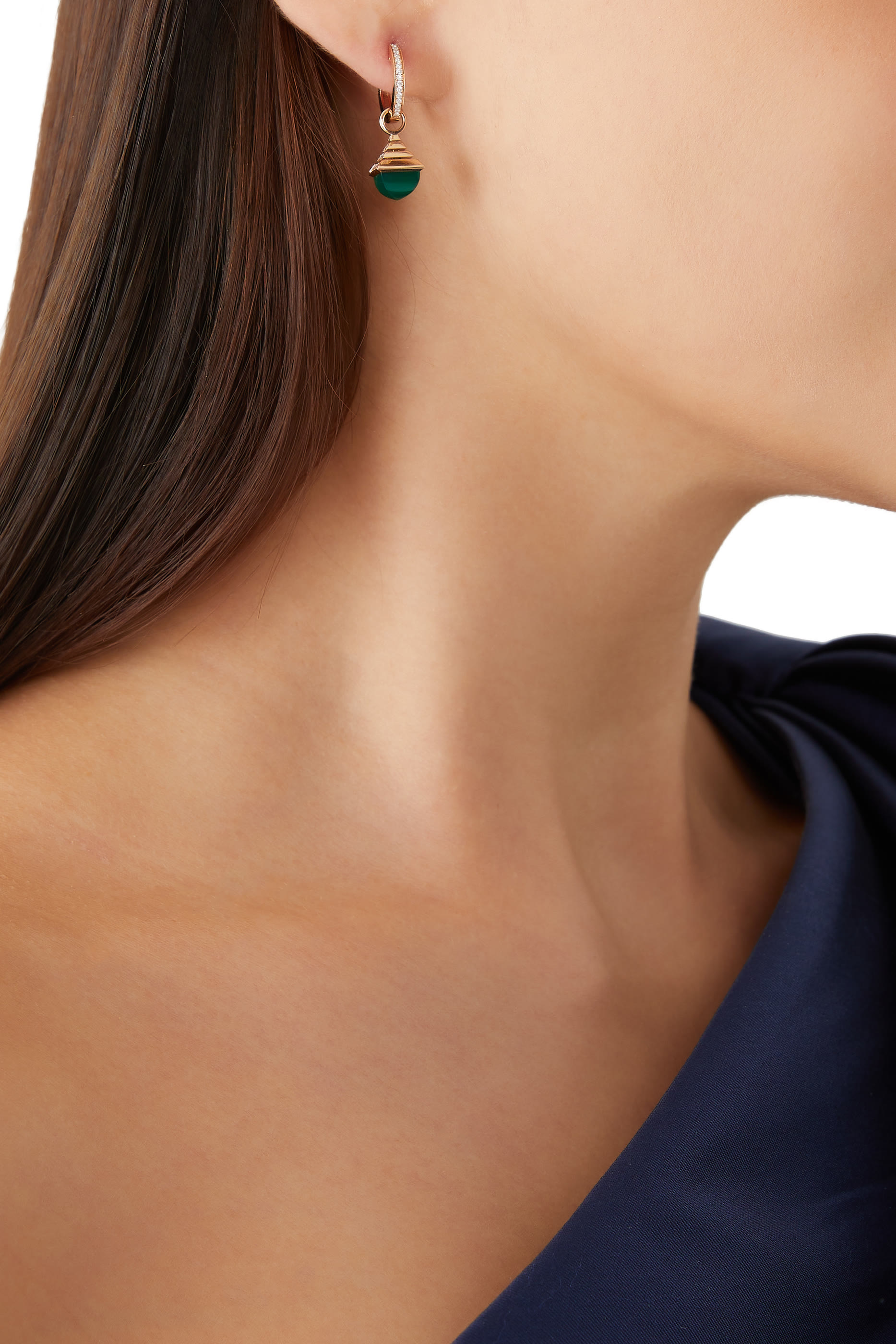 أقراط كليو ريف متدلية صغيرة مرصعة بالماس والعقيق الأخضر ذهب وردي عيار 18