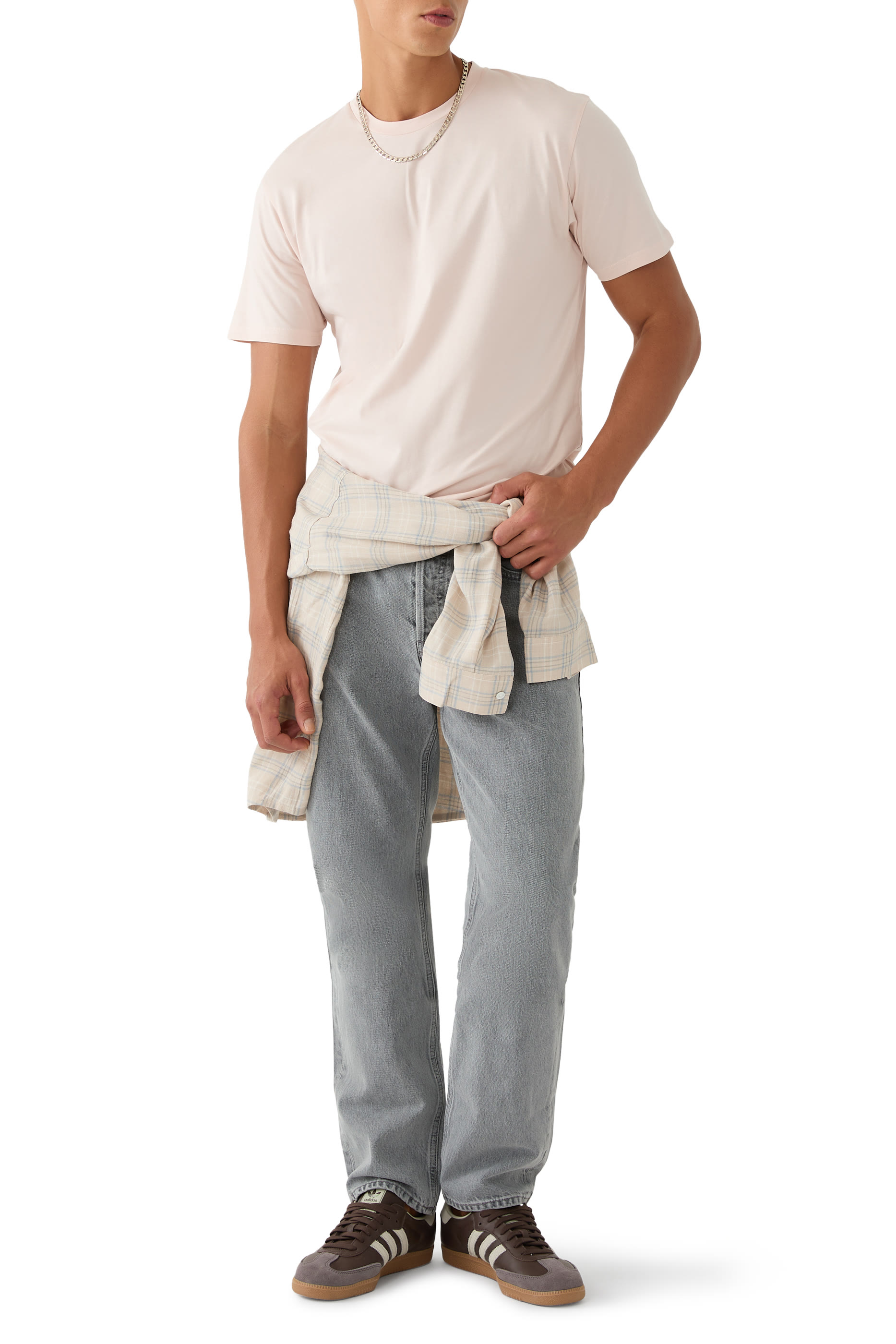 بنطال جينز بقصة ساق مستقيمة