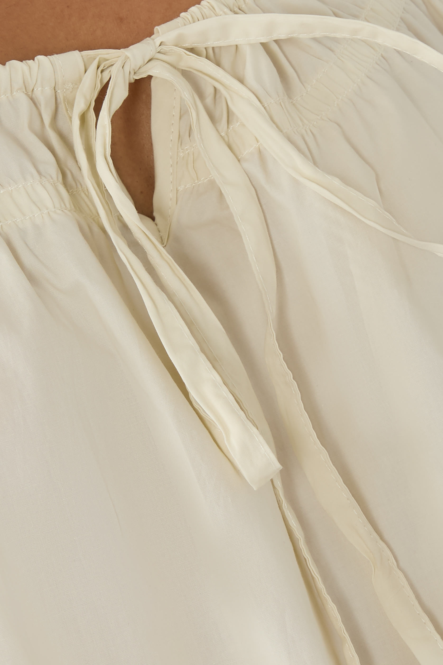 فستان قماش خفيف الوزن