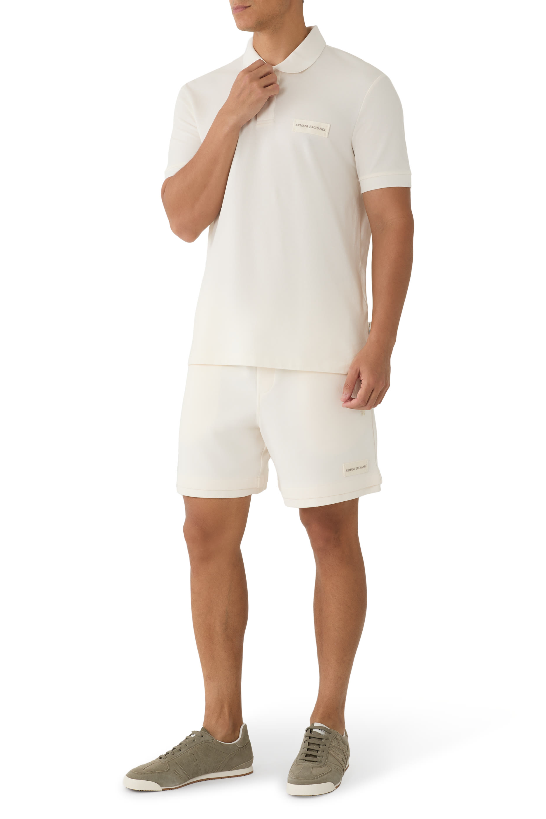 قميص بولو بشعار الماركة