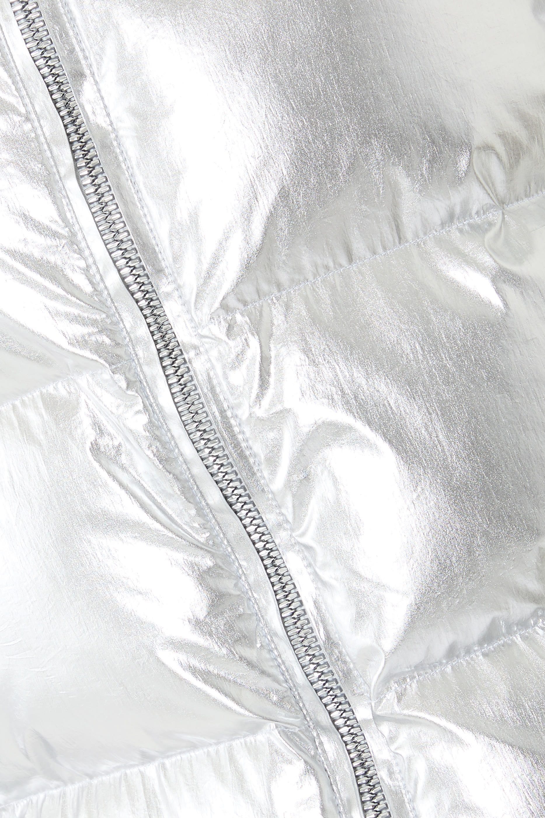 جاكيت شارلوي بتصميم مبطن معدن