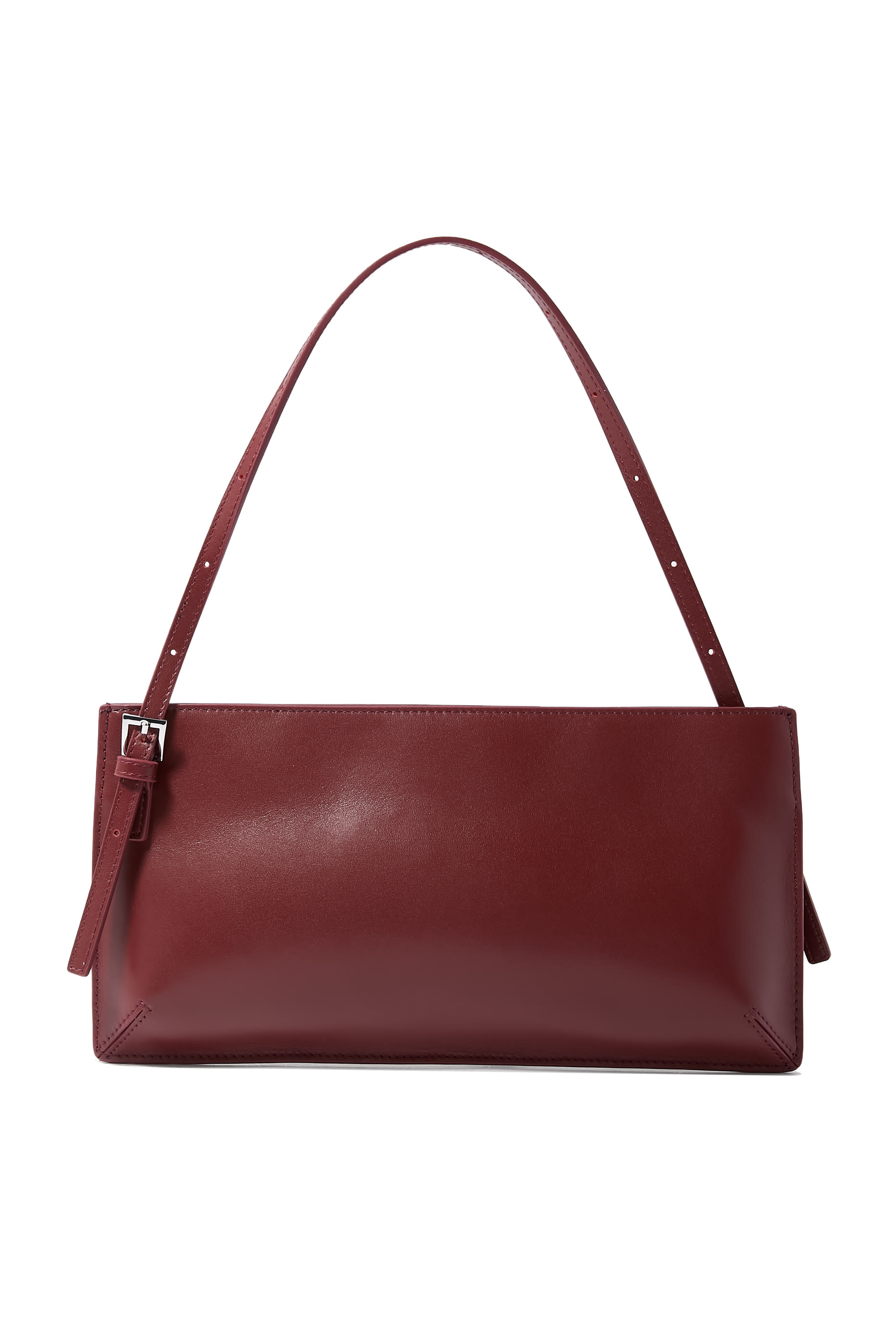 حقيبة بتصميم مستوحى من التسعينات وحزام