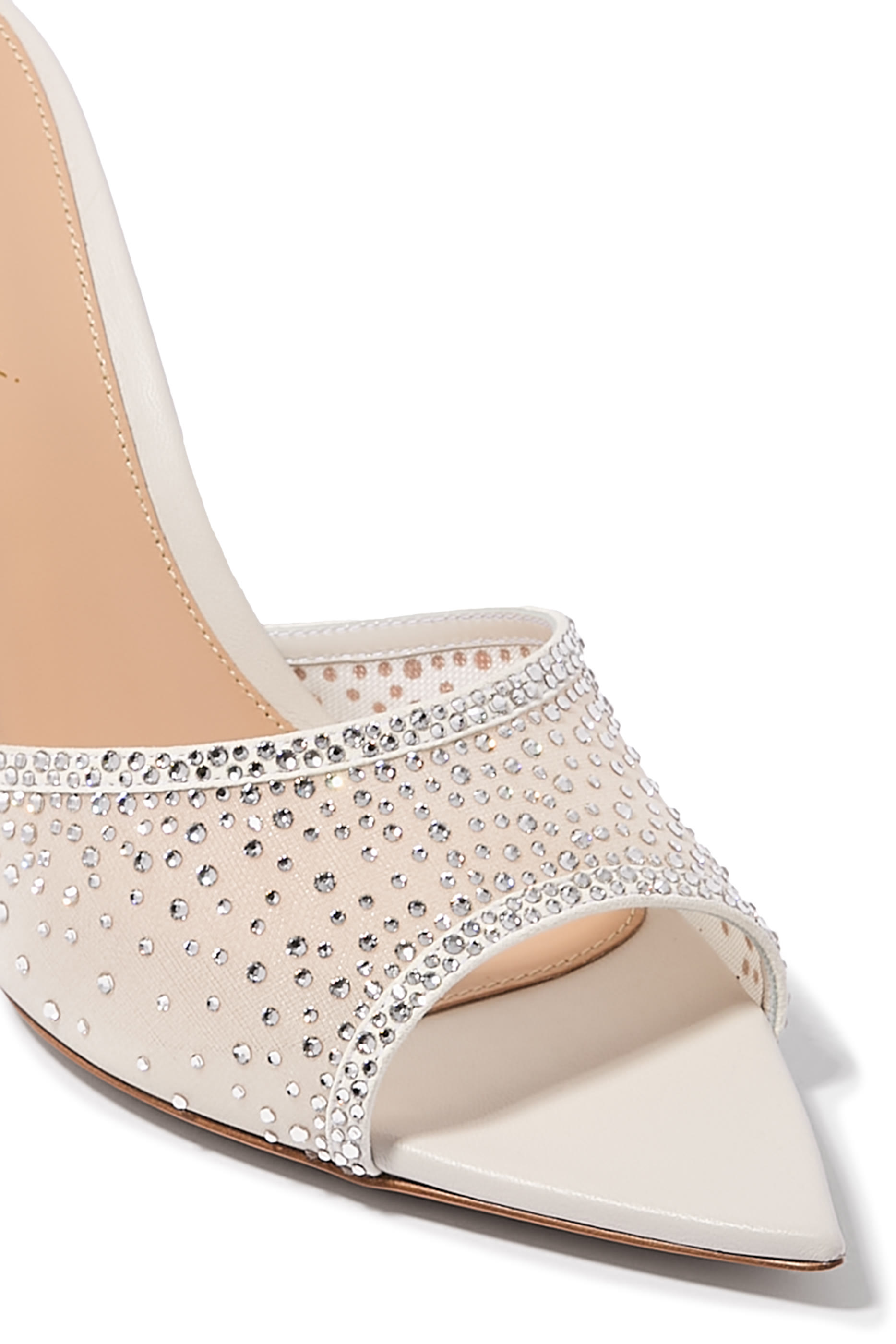 حذاء رانيا مفتوح من الخلف 85