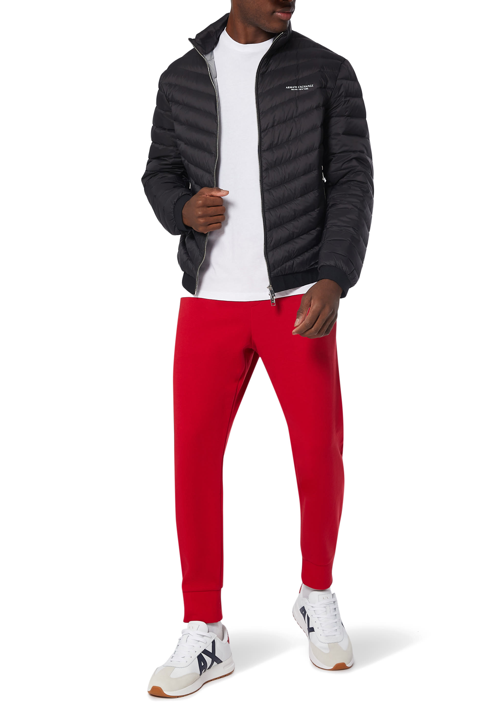 جاكيت منفوخ بشعار الماركة