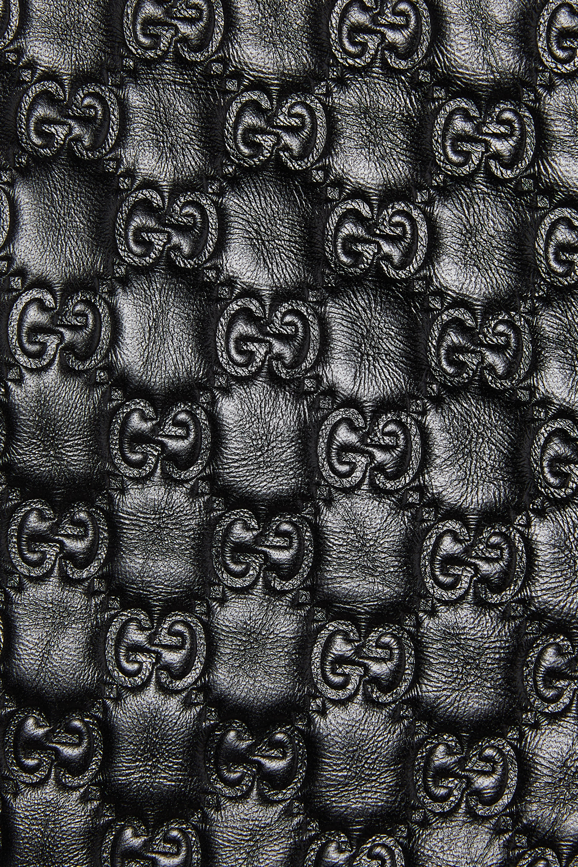 شورت بشعار الماركة جلد