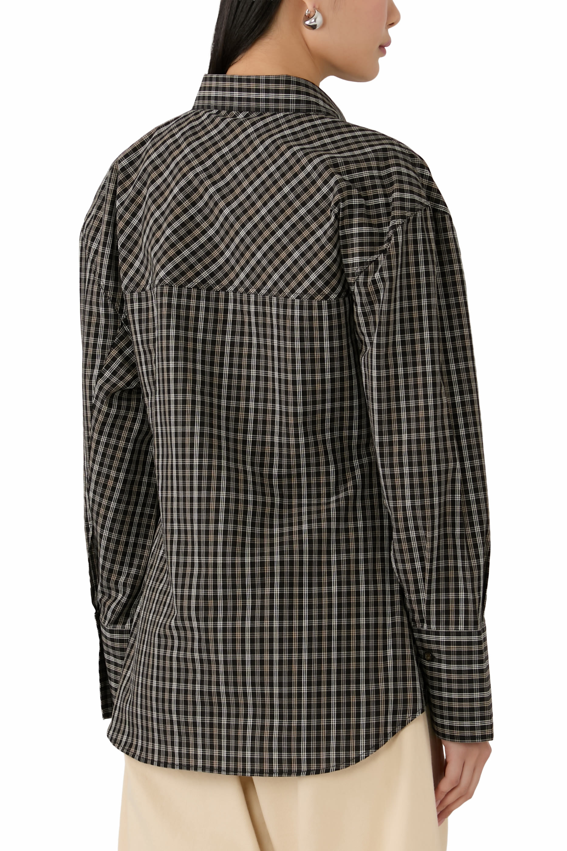 قميص بنقشة مربعات