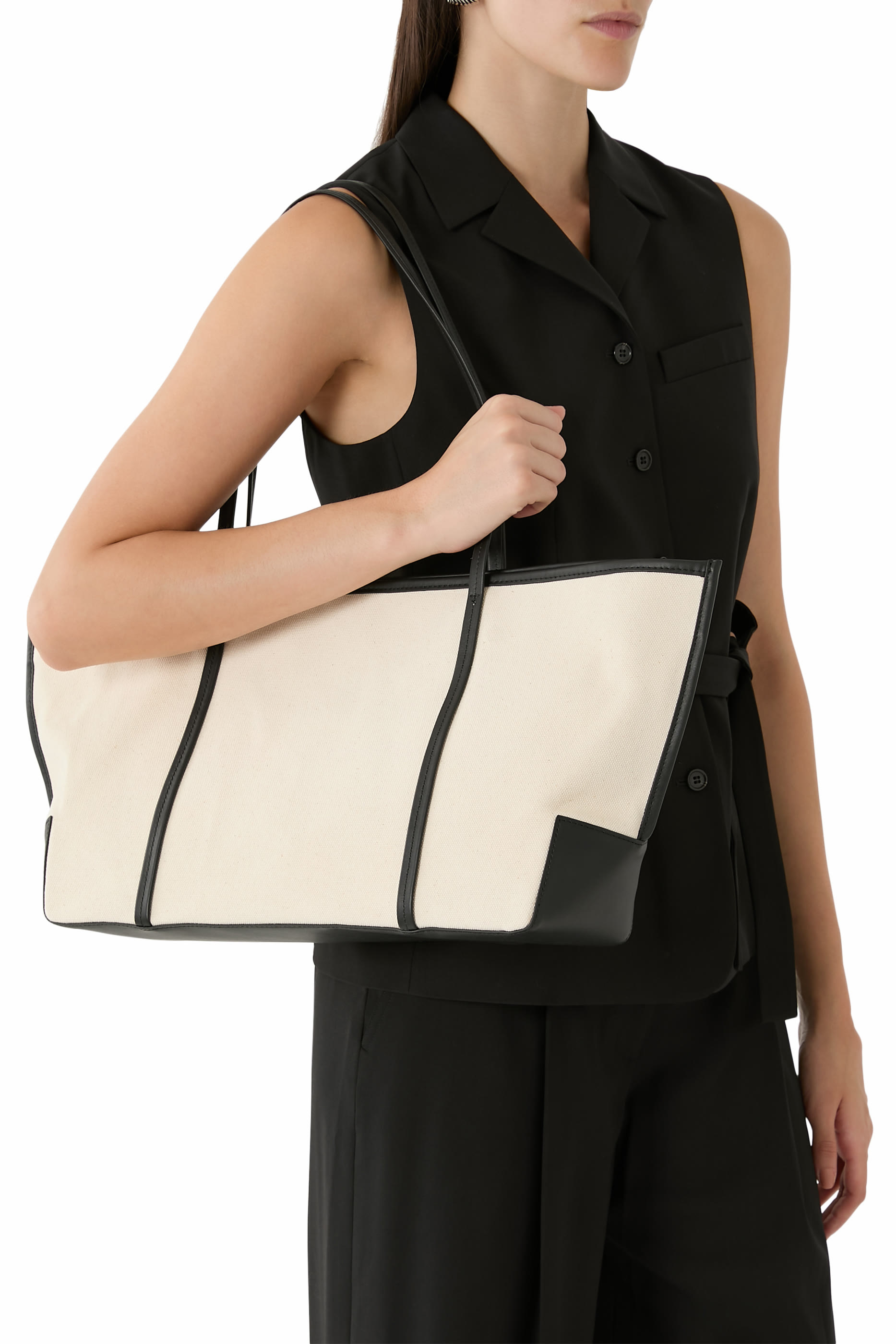 Bateau Tote null
