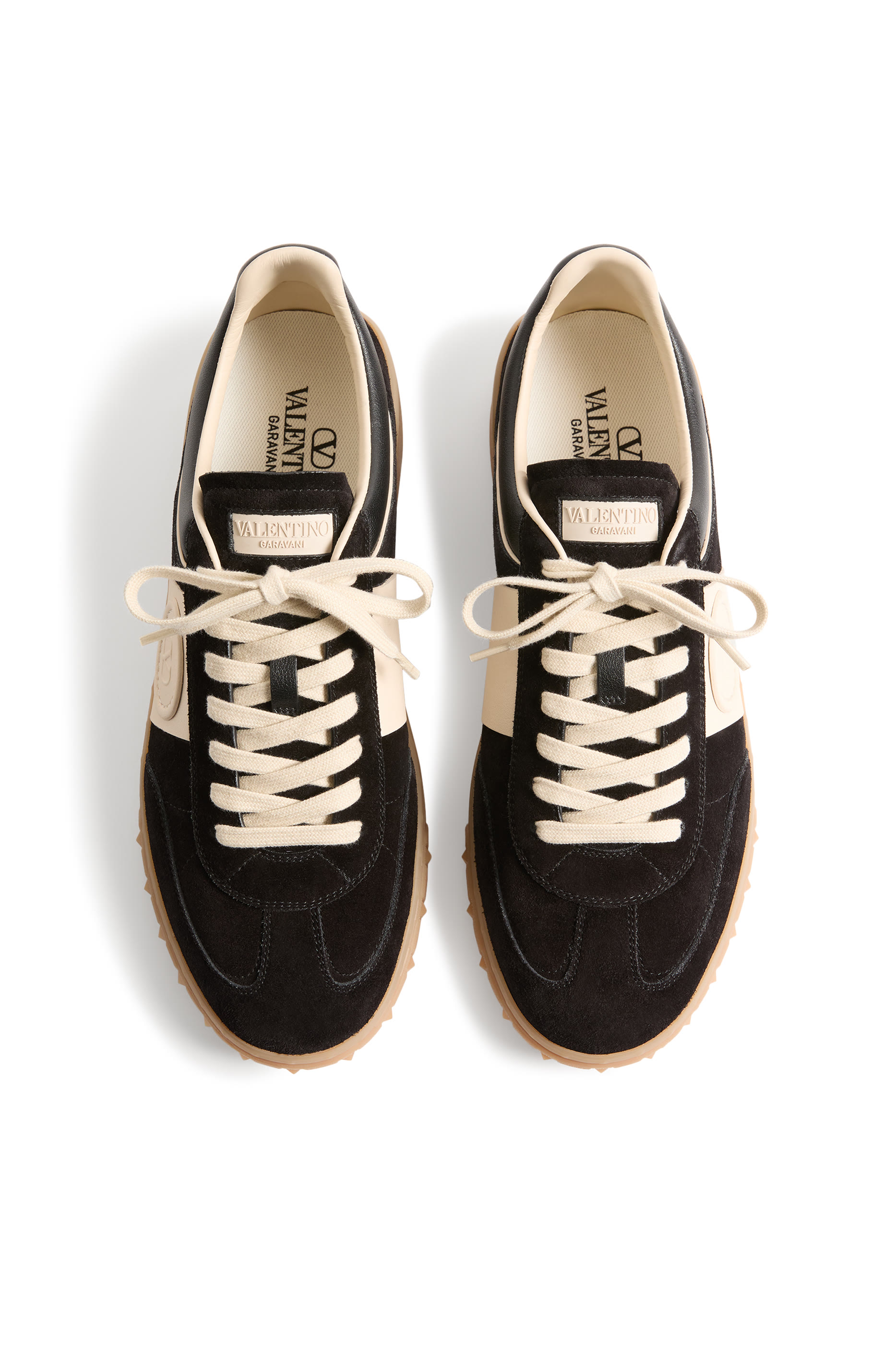 سنيكرز أبفيليج