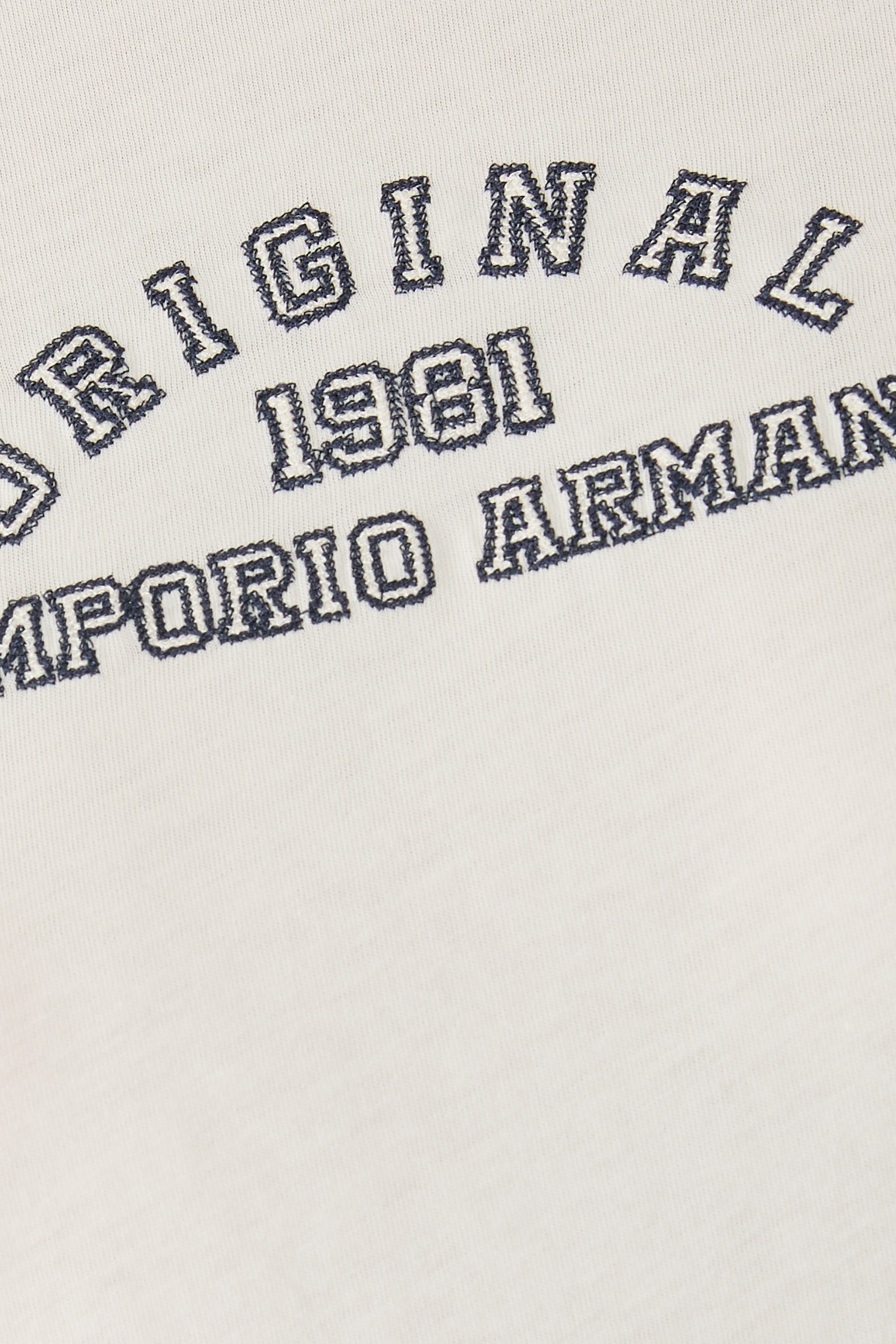 تيشيرت مزين بشعار الماركة جرسيه سوبيما 