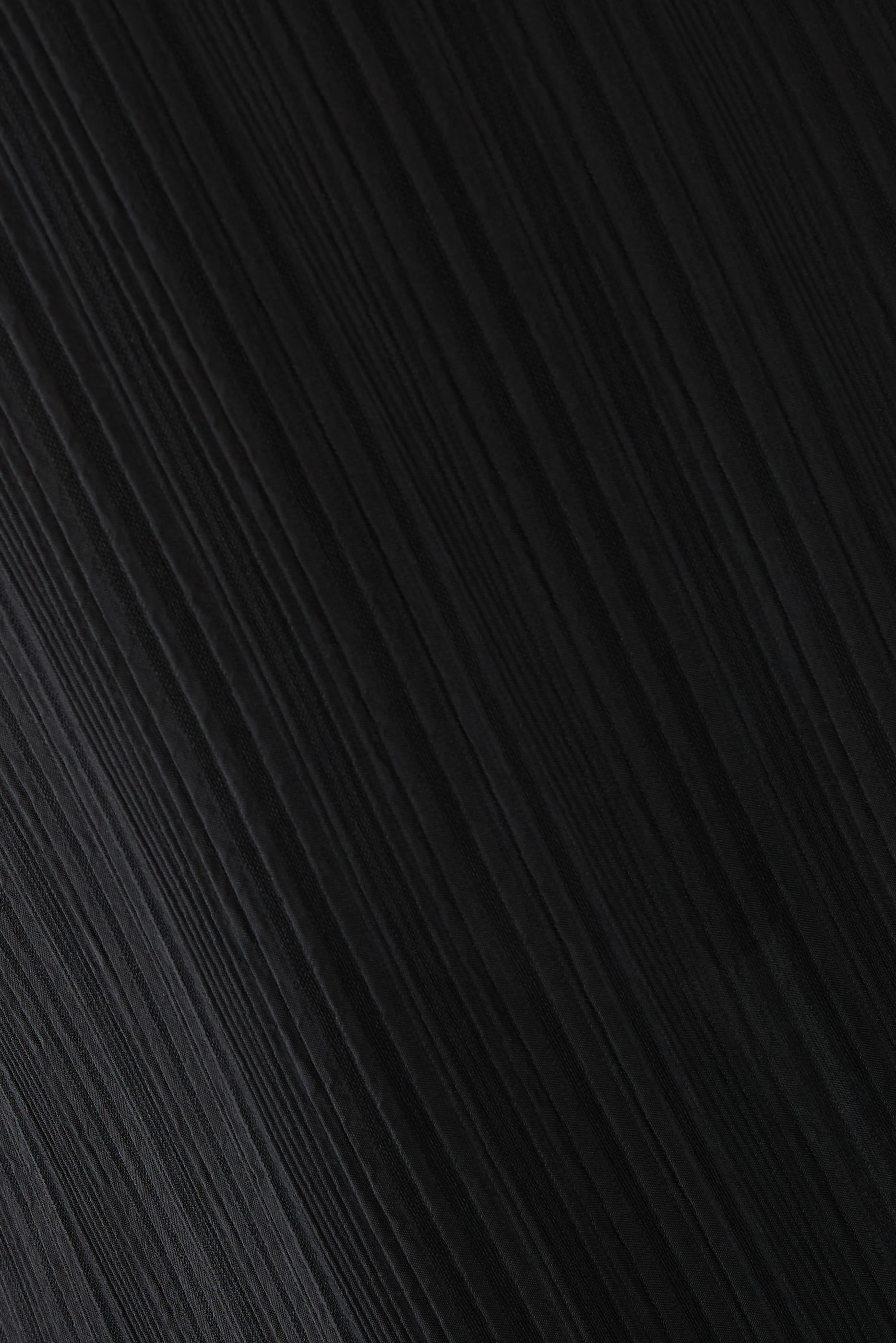 فستان غارنير بطيات جاكار 