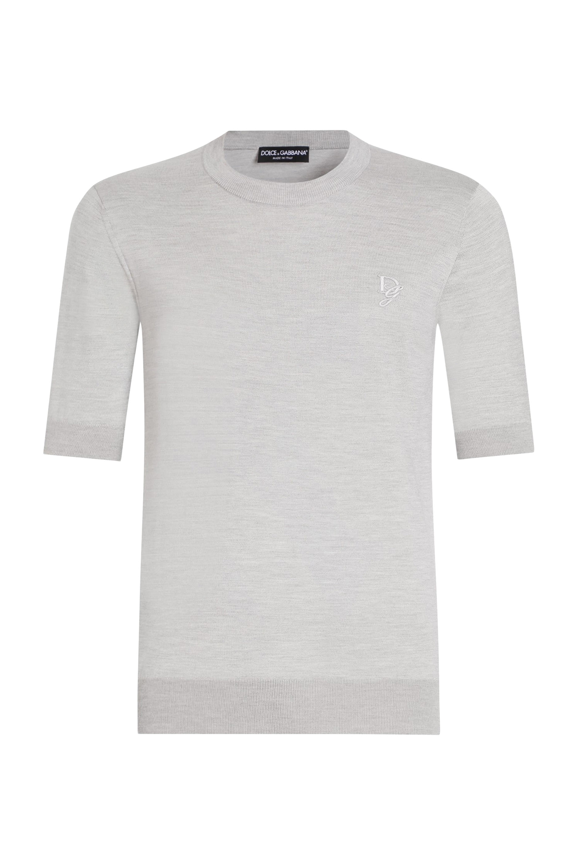 كنزة بياقة مستديرة وشعار الماركة المطرز حرير