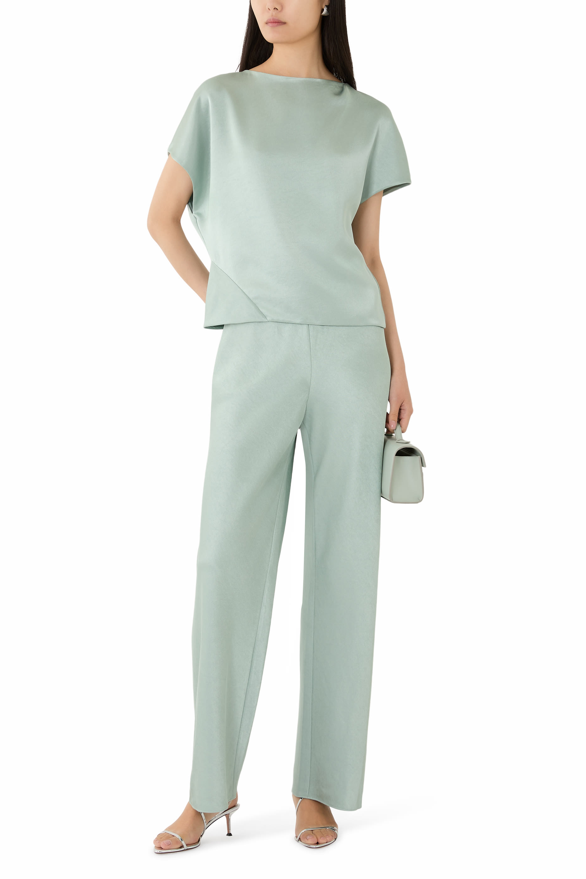 بلوزة بأكمام دولمان درابيه