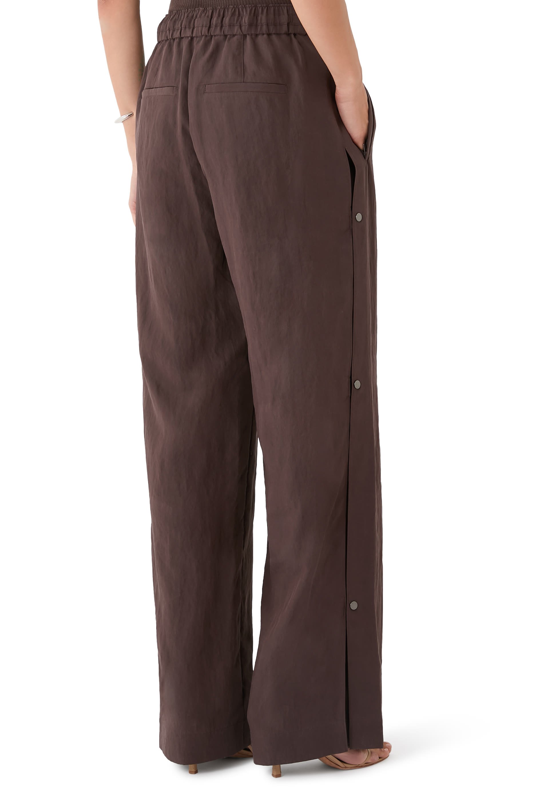 بنطال سهل الارتداء بزر كبس في الداخل