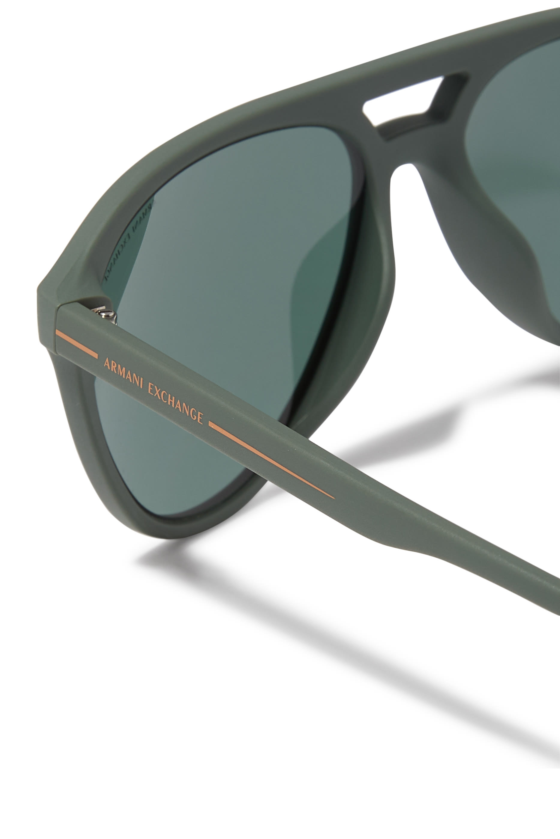 نظارة شمسية بإطار أفياتور من تشكيلة الملابس الرياضية الأساسية