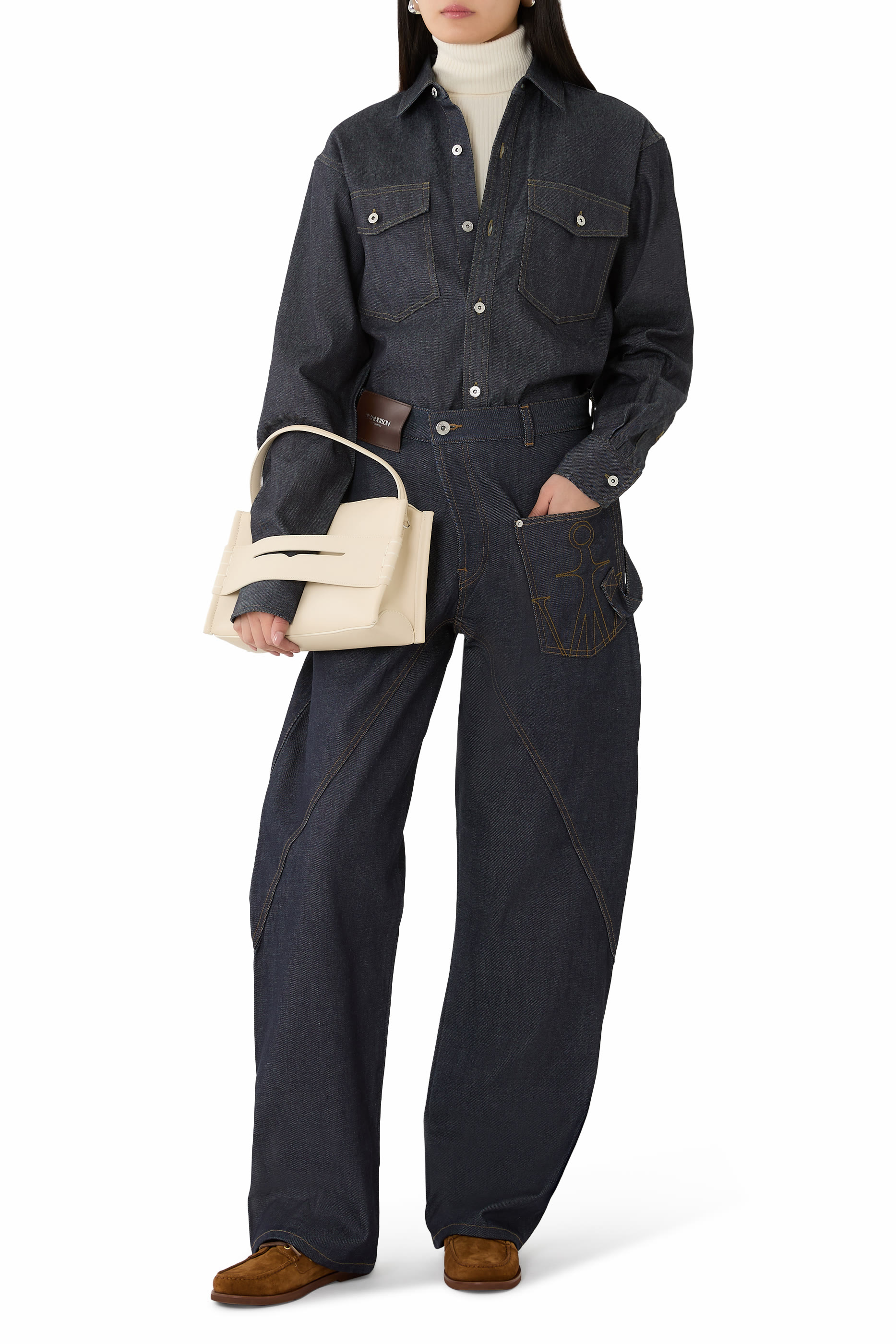 قميص بقصة فضفاضة