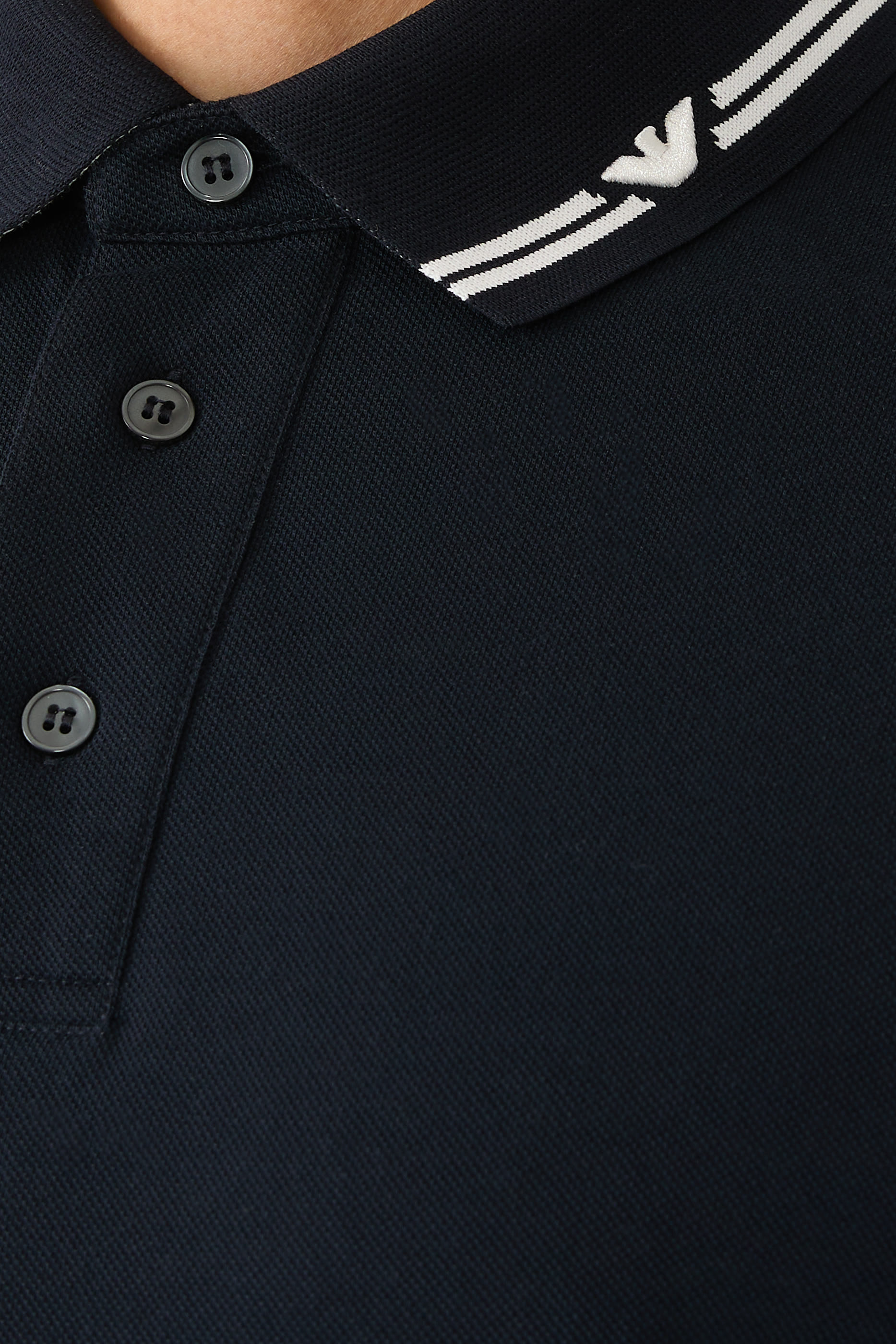 قميص بولو بأكمام قصيرة