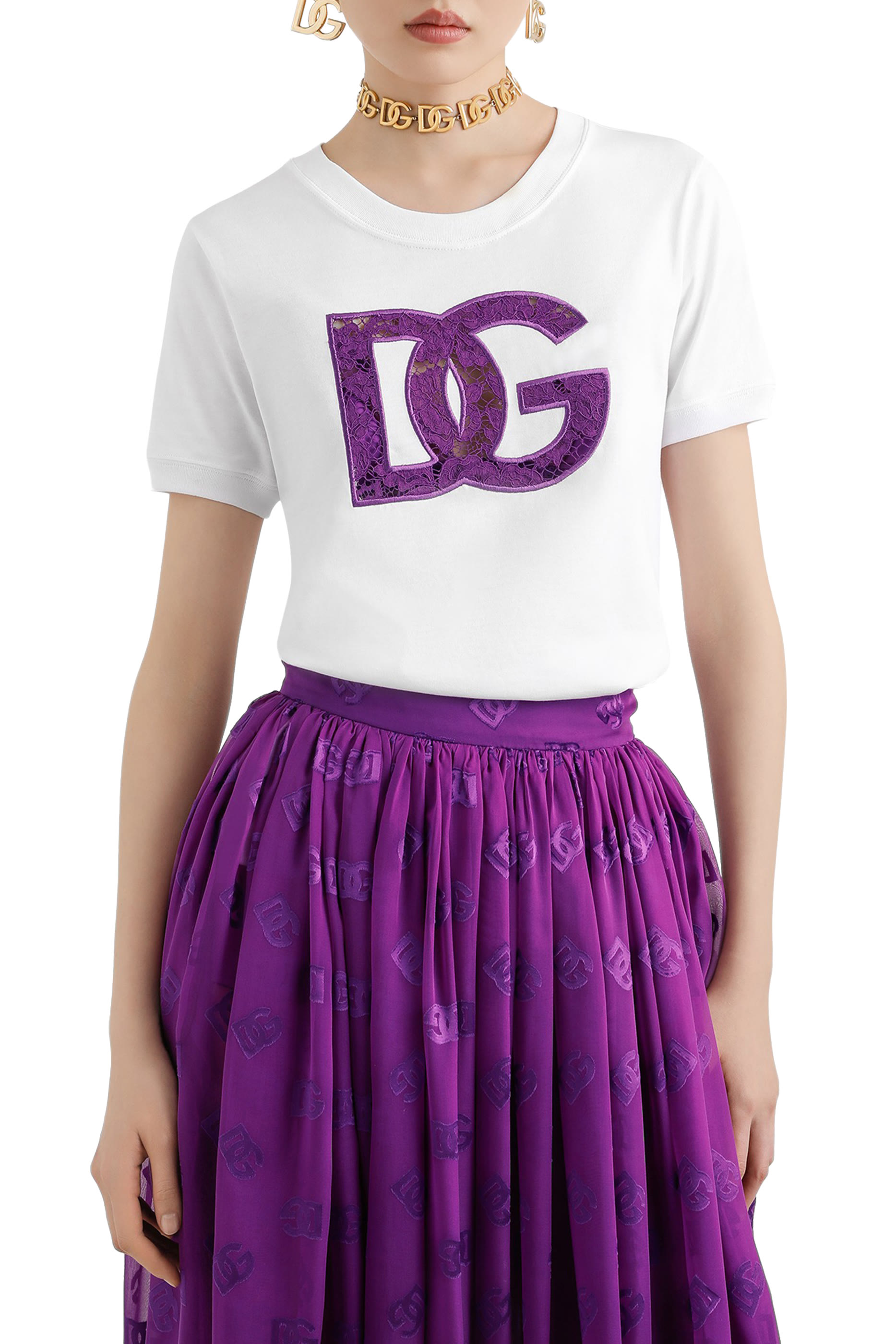 تيشيرت بحرفي شعار الماركة مطرز بدانتيل