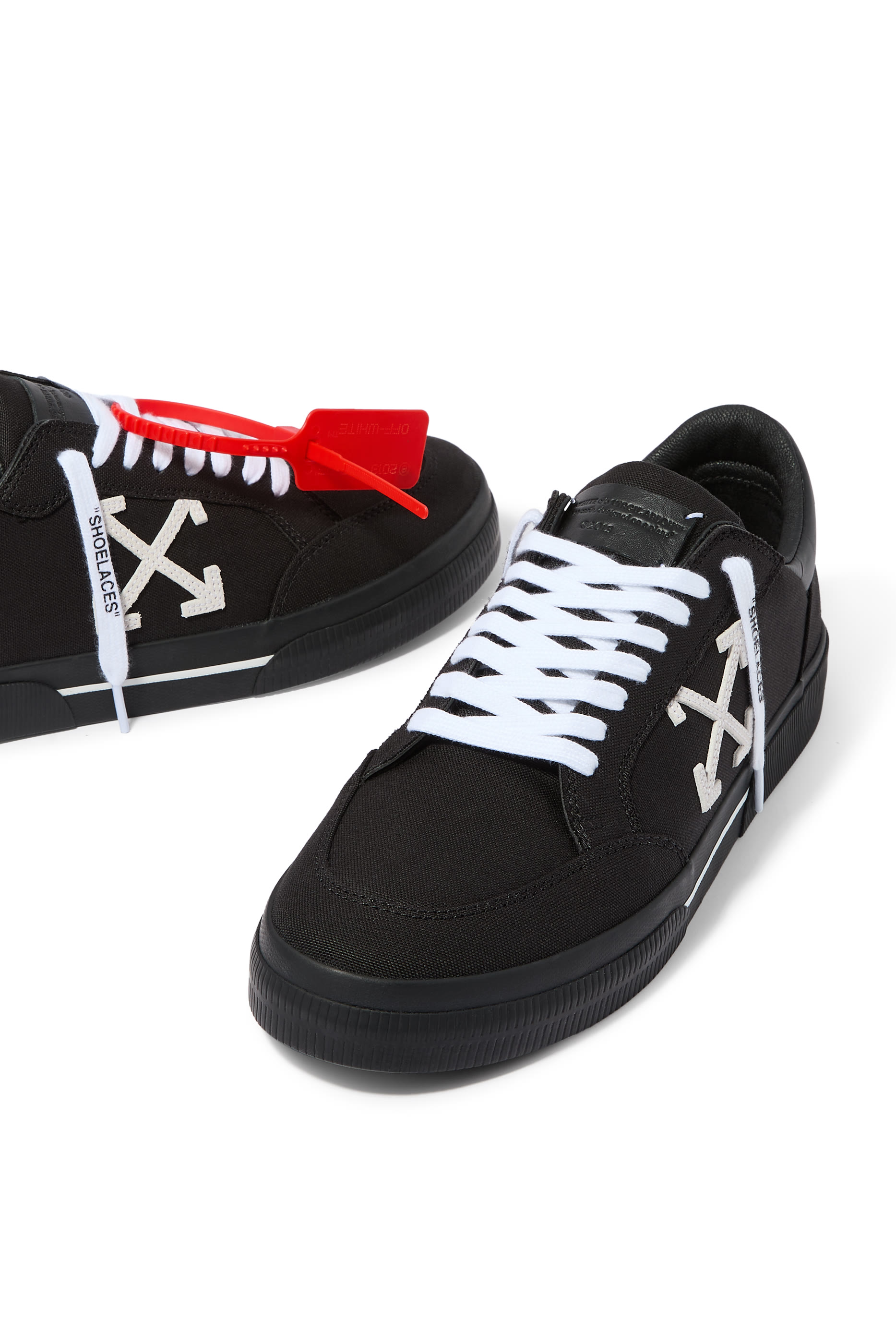 سنيكرز نيو مفلكن بكاحل منخفض قماش قنب