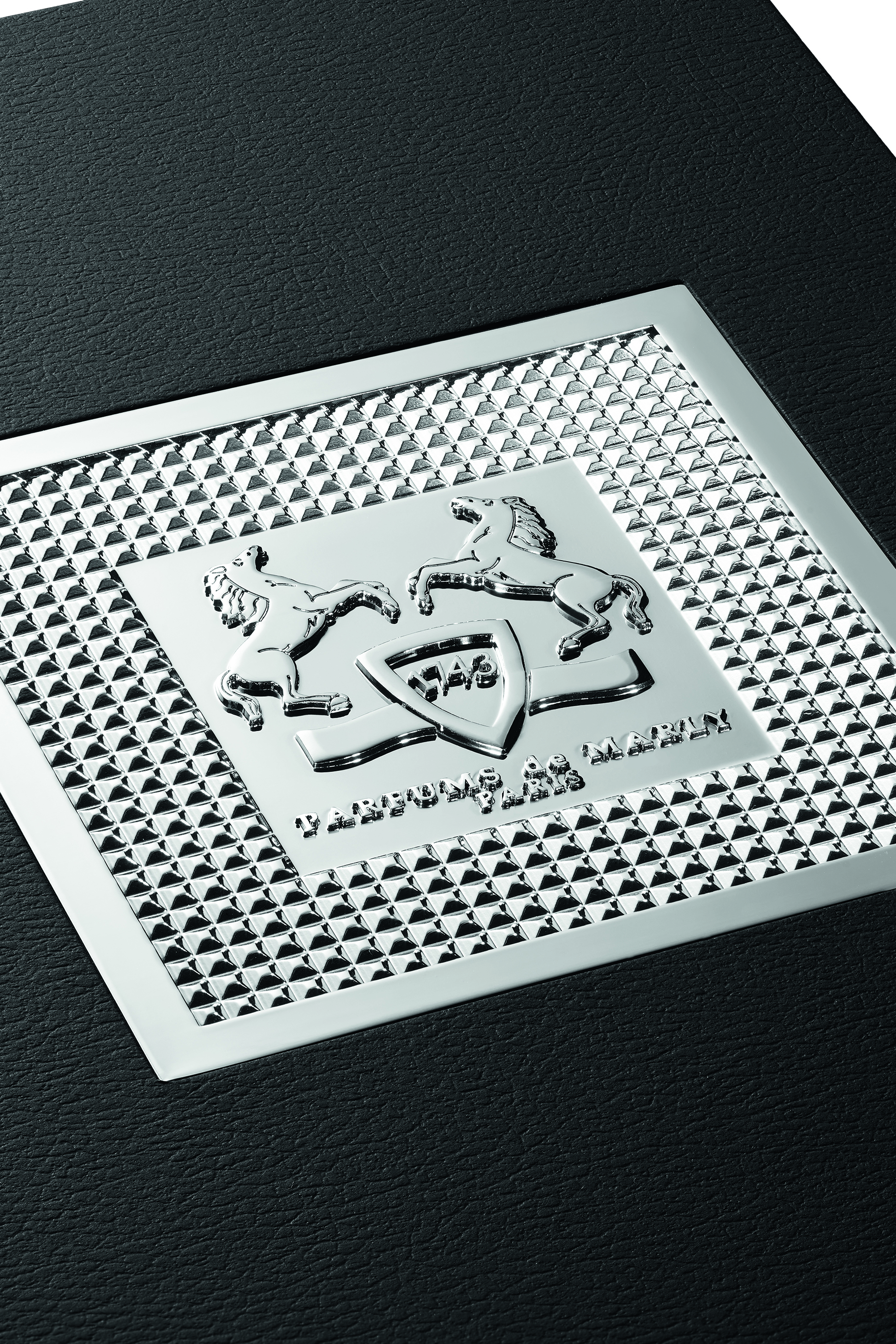 عطر كاريوس مركز