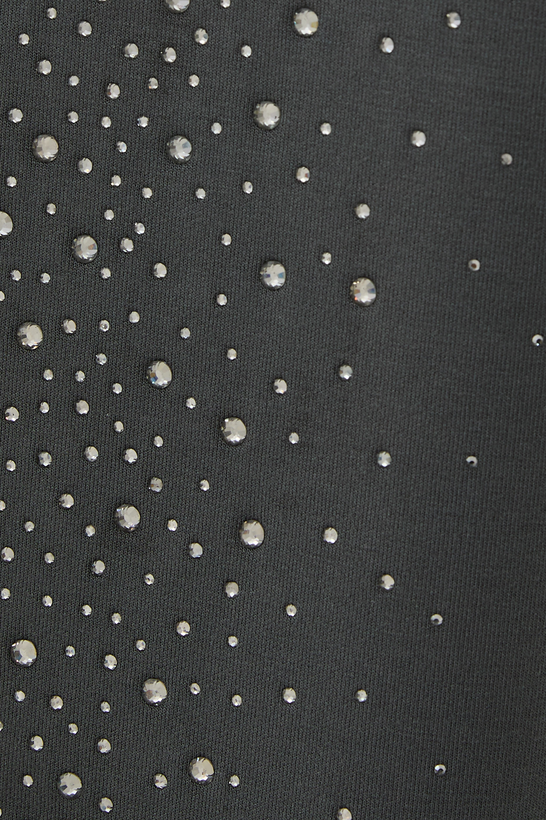 بنطال مطرز بالكريستال 