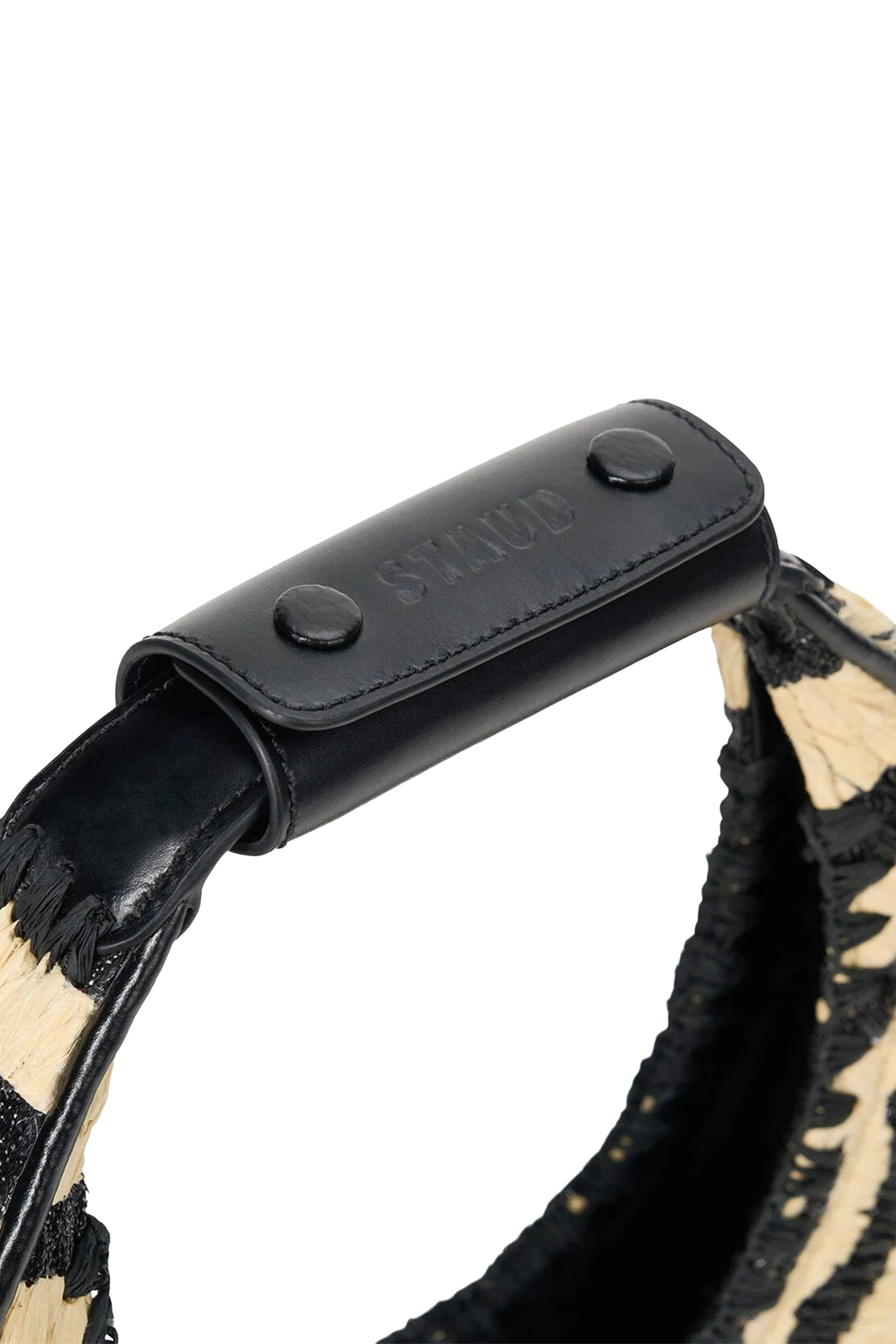 حقيبة بتصميم مقوس خوص