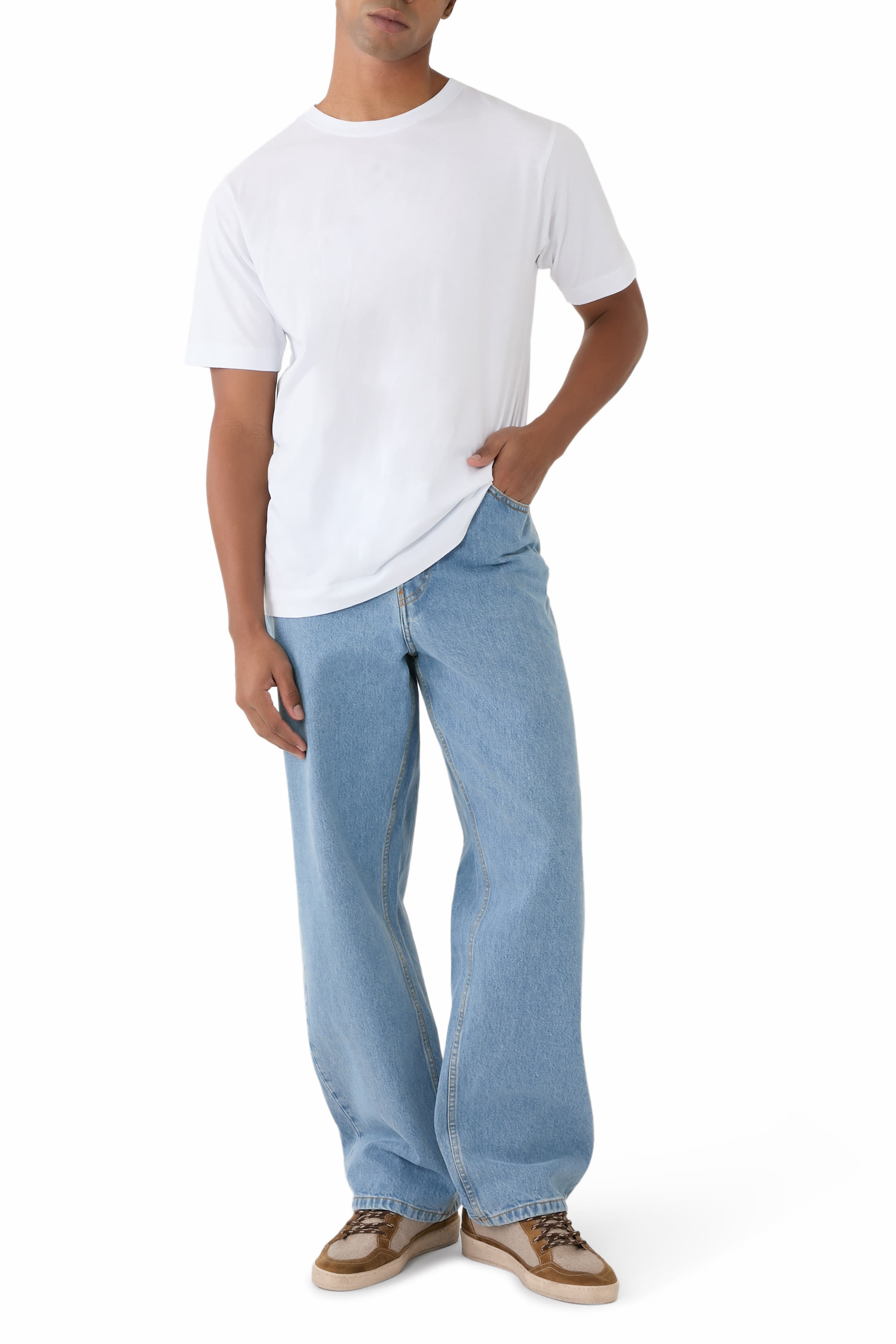 تيشيرت بأكمام قصيرة