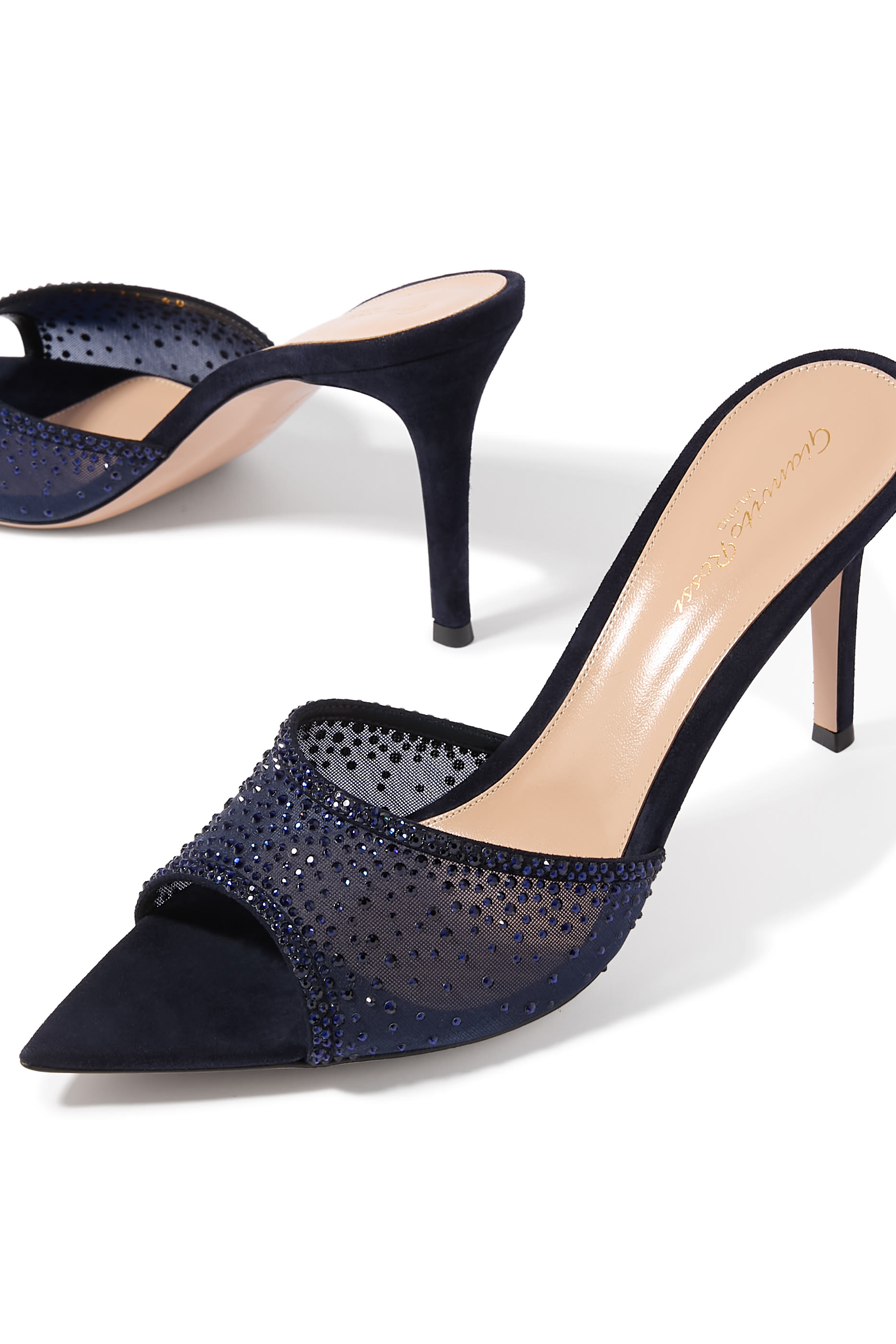 حذاء رانيا مفتوح من الخلف 85