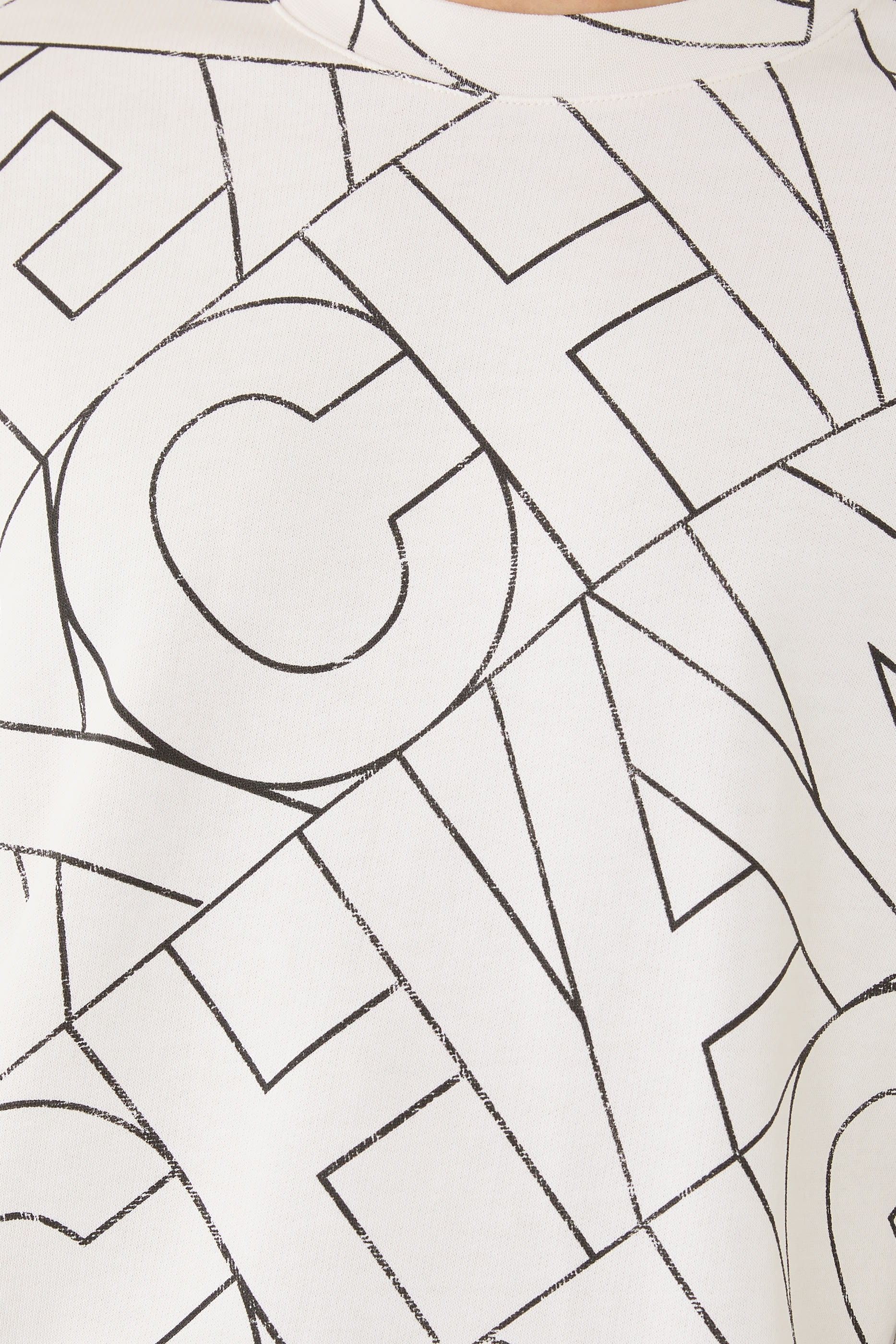 سويت شيرت بياقة ضيقة مزين كليا بشعار الماركة