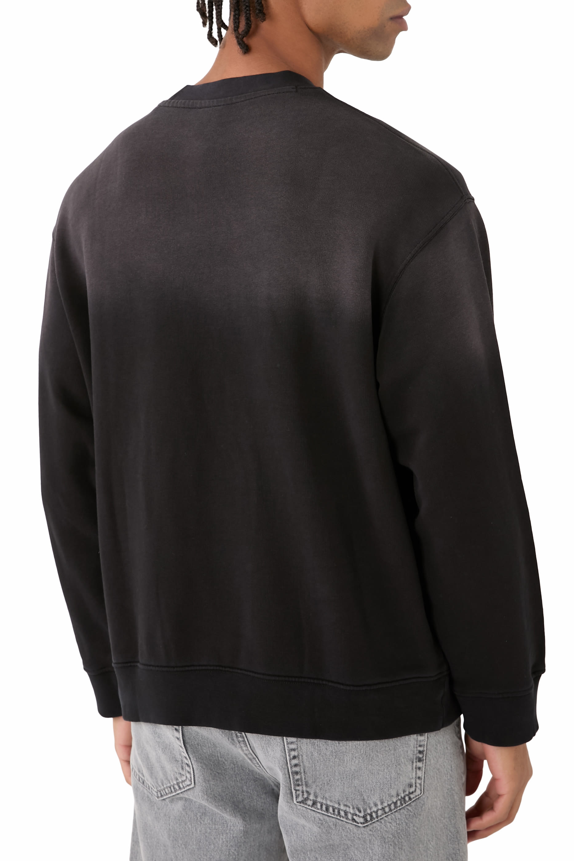 سويت شيرت بشعار الماركة ولون متدرج