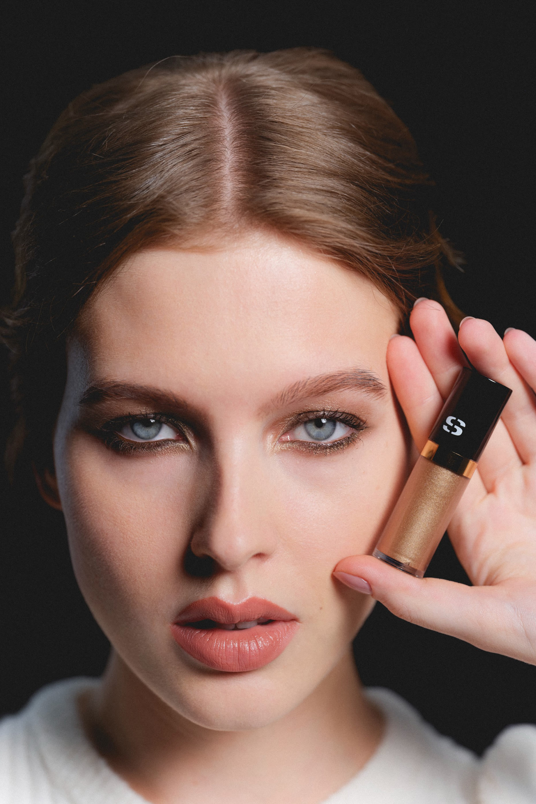 ظل عيون سائل اومبري ايكلا