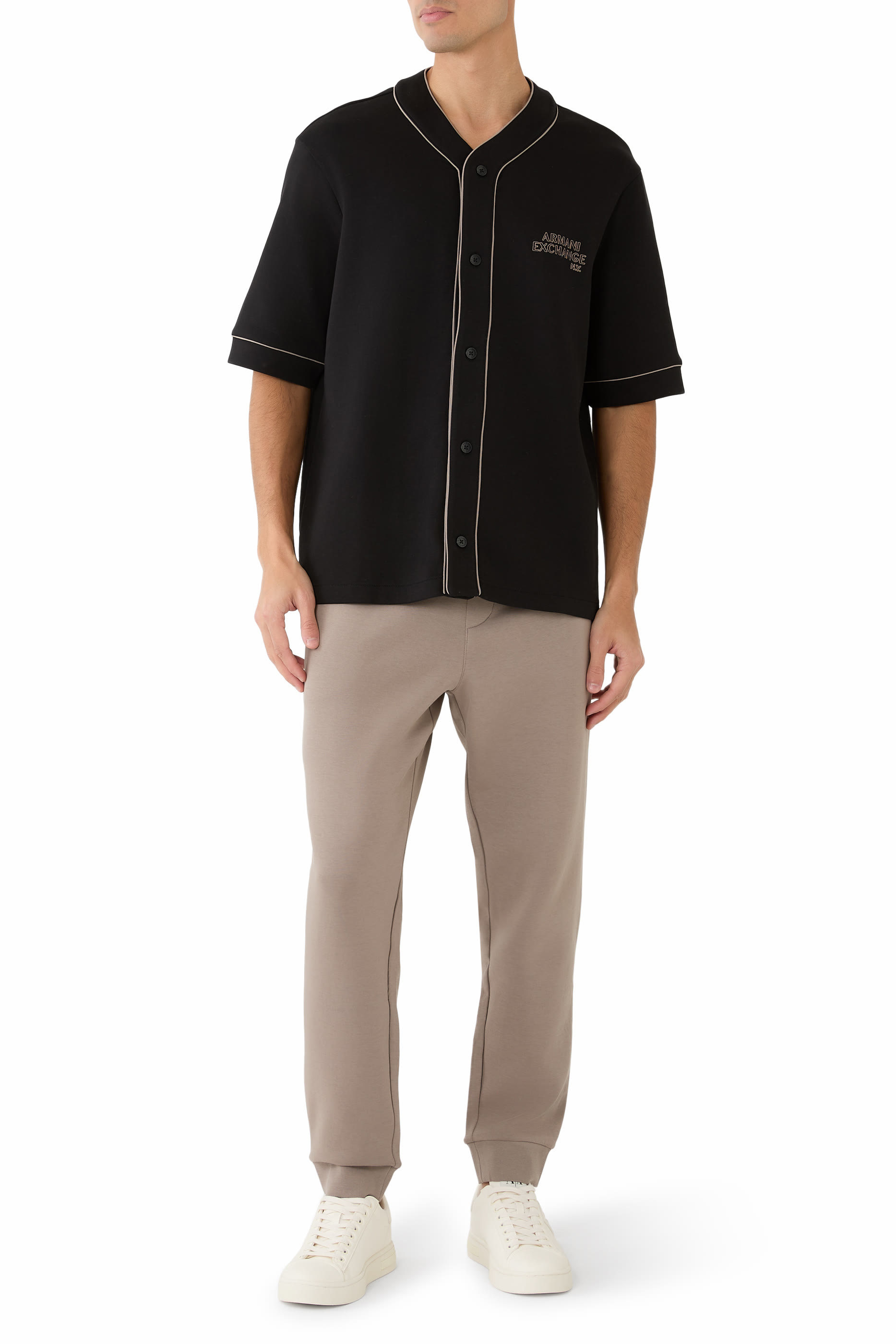 سويت شيرت بشعار الماركة