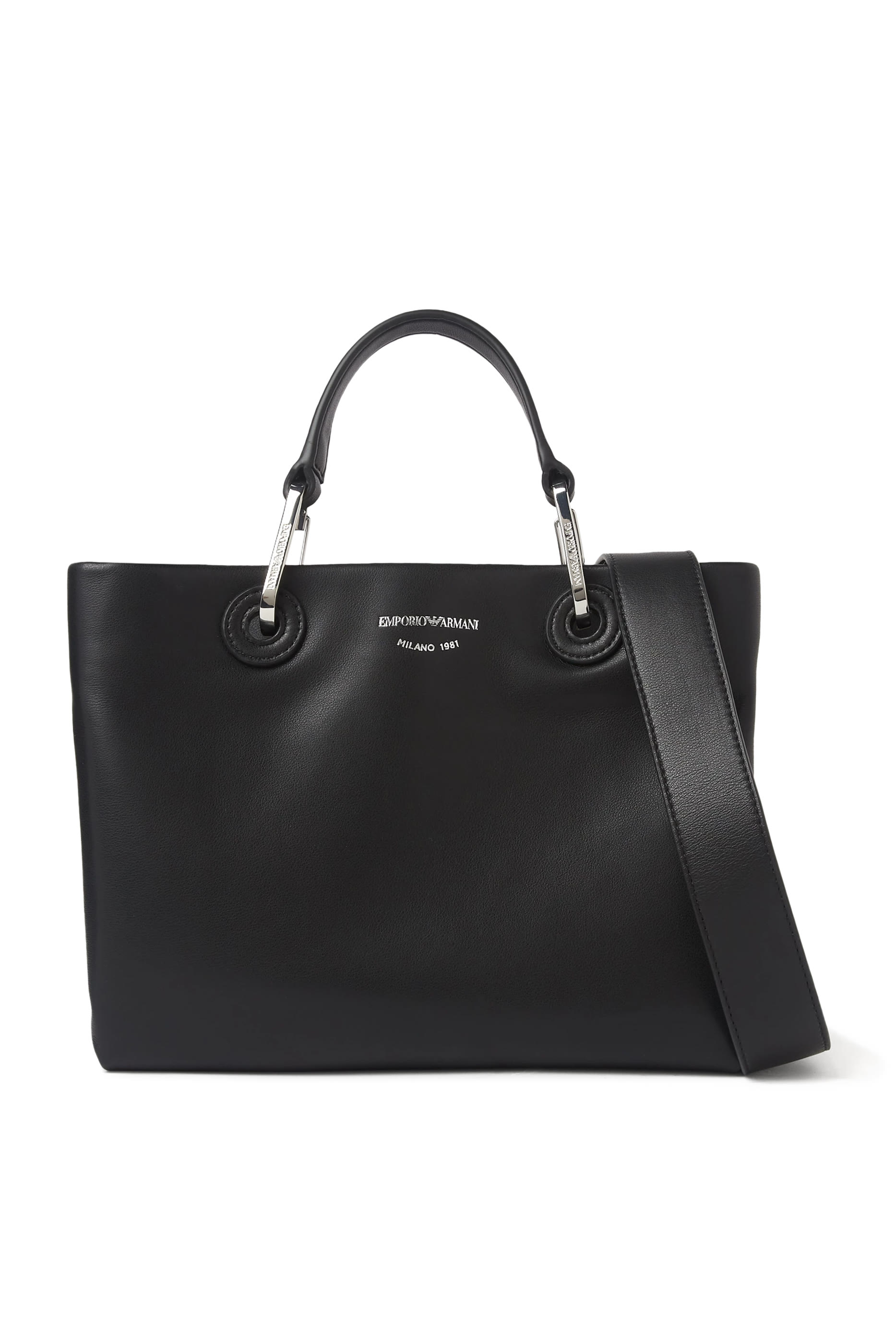 حقيبة يد بشعار الماركة