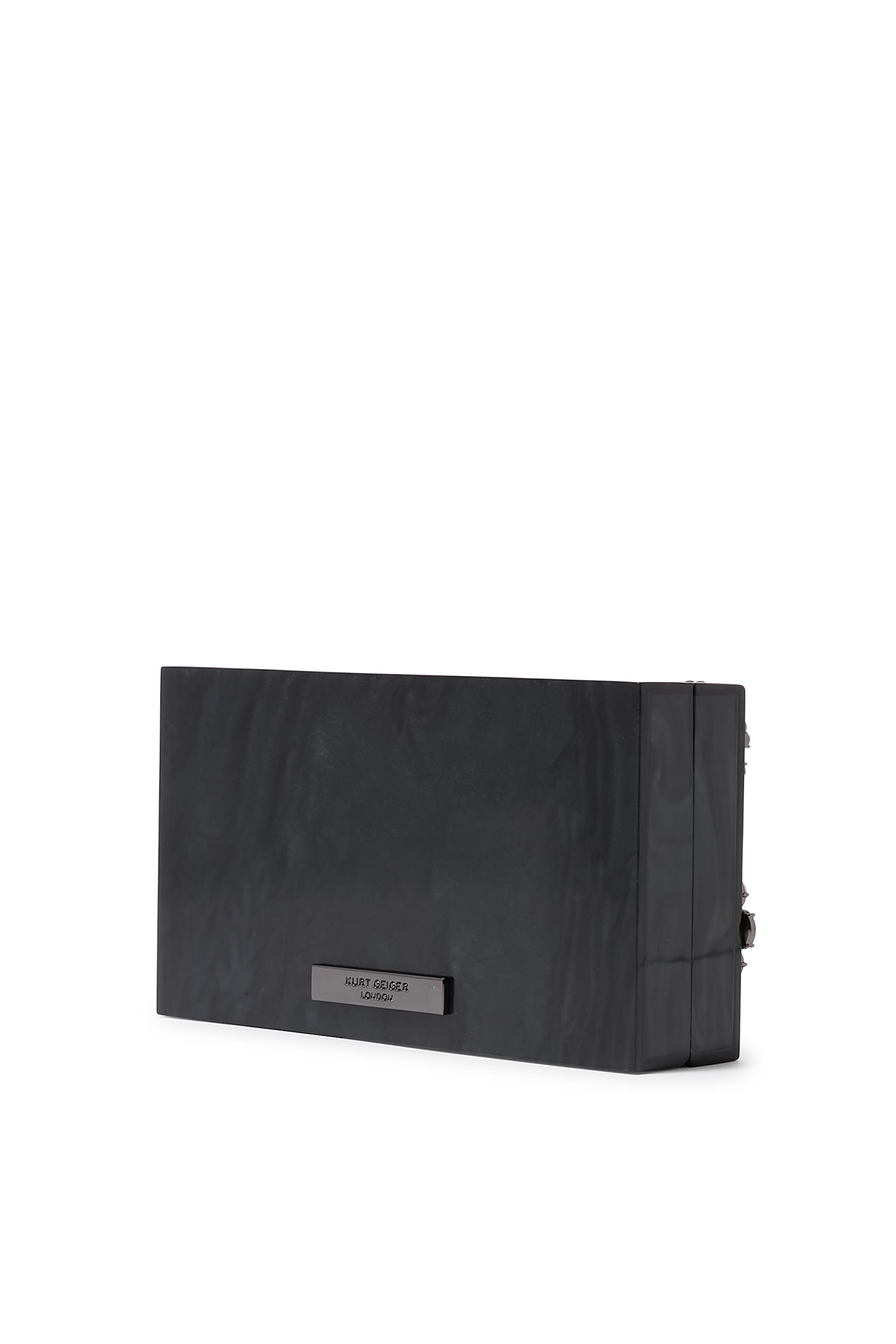 كلاتش بتصميم مربع مزين بكريستال