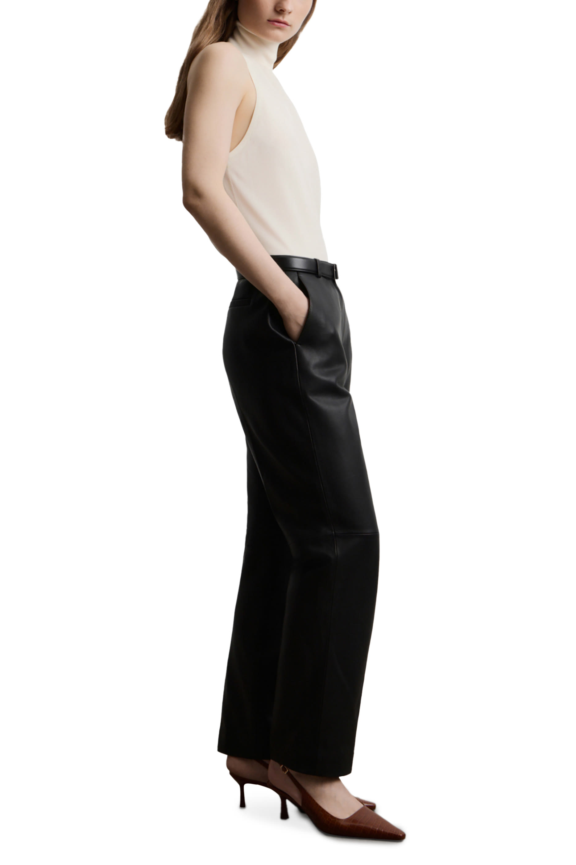 بلوزة بياقة عالية حرير