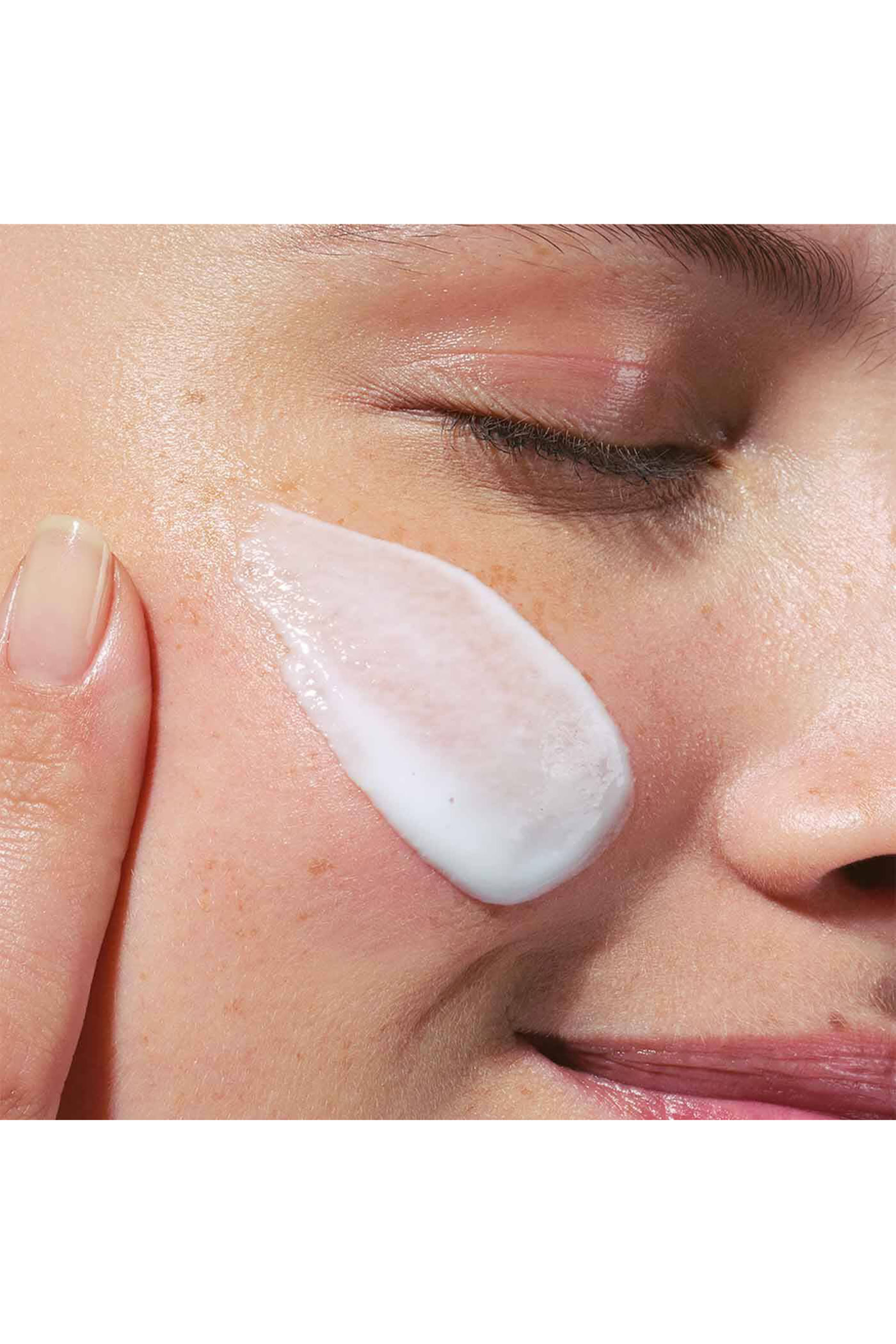 عبوة إعادة ملء حليب مخملي لتنظيف البشرة