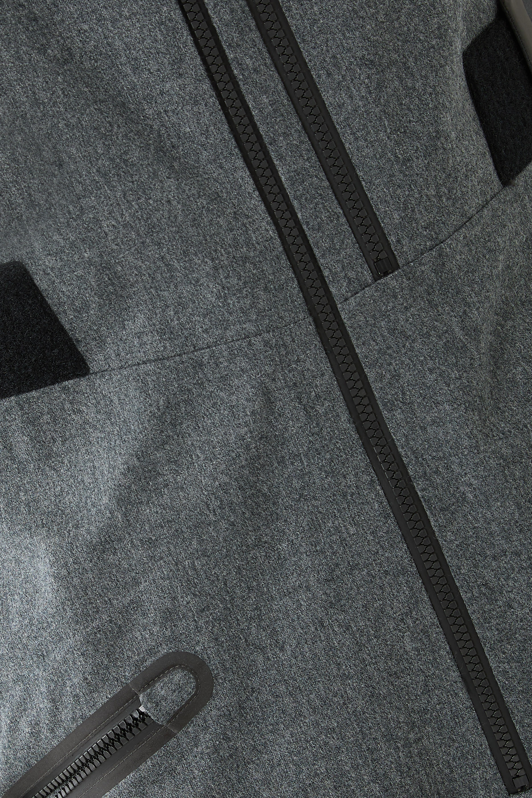 بدلة تزلج جلونا