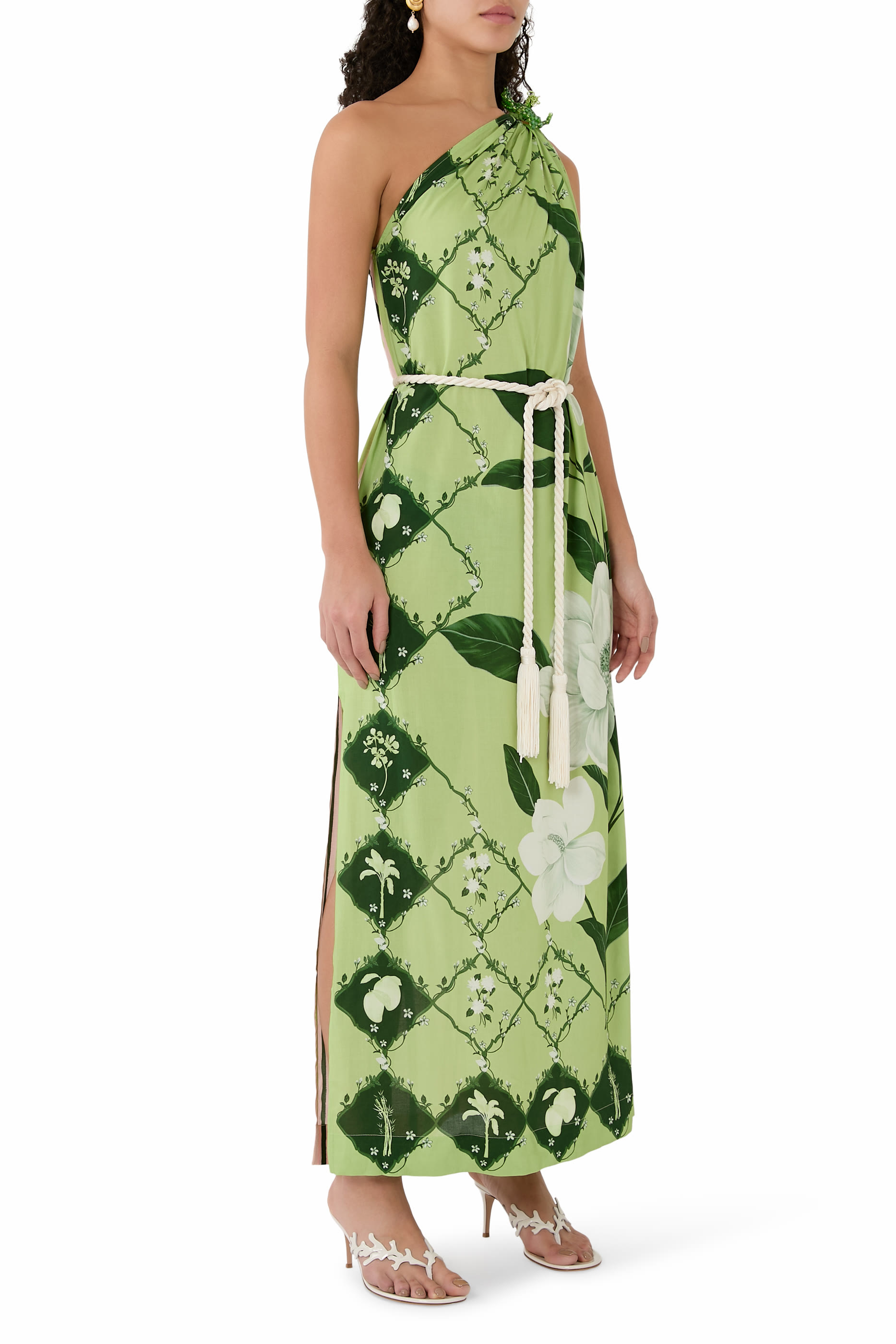 فستان توغا طويل مزين بكريستال